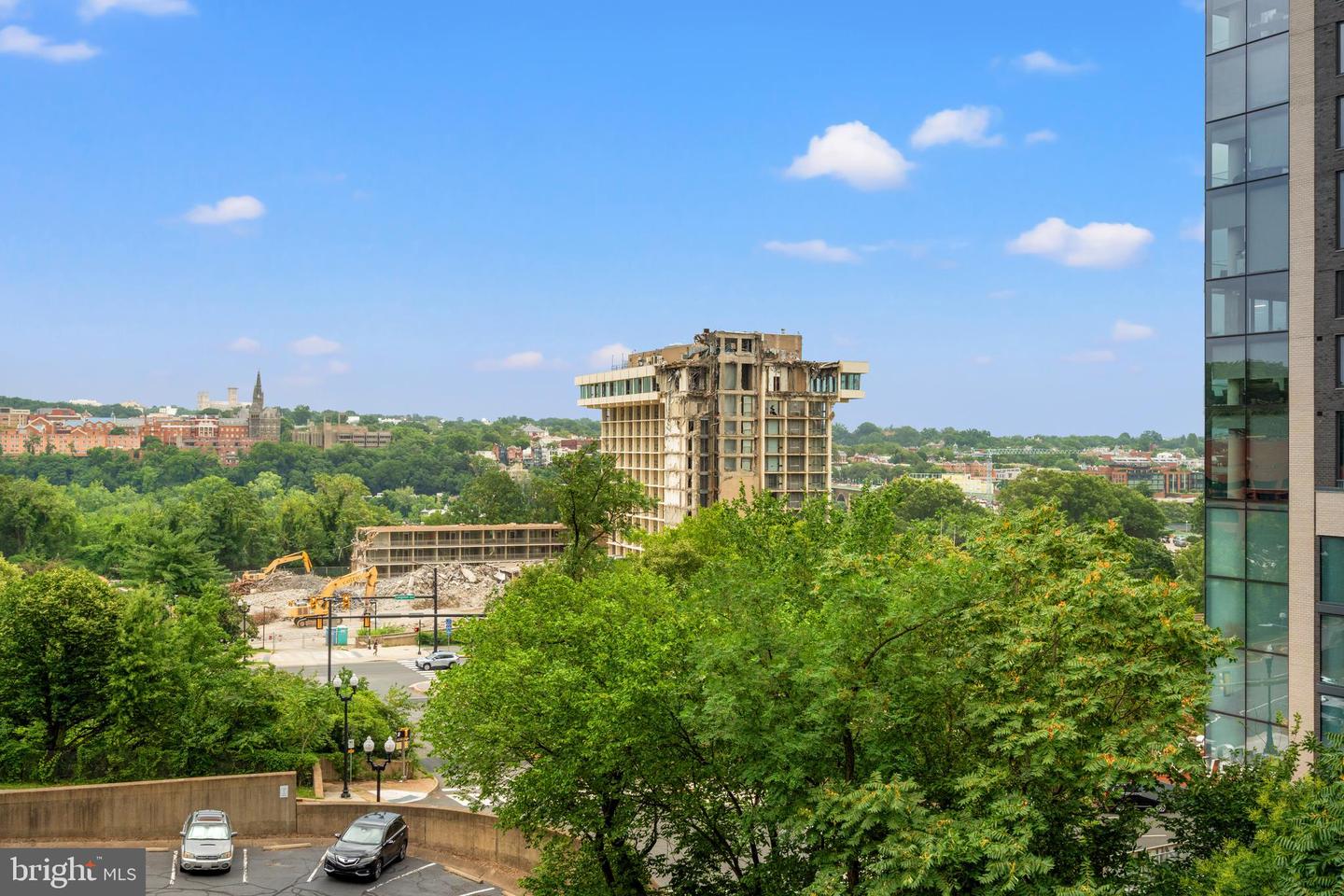 1563 N COLONIAL TER #401-Z, ARLINGTON, Virginia 22209, 2 Bedrooms Bedrooms, ,1 BathroomBathrooms,Residential,For sale,1563 N COLONIAL TER #401-Z,VAAR2062392 MLS # VAAR2062392