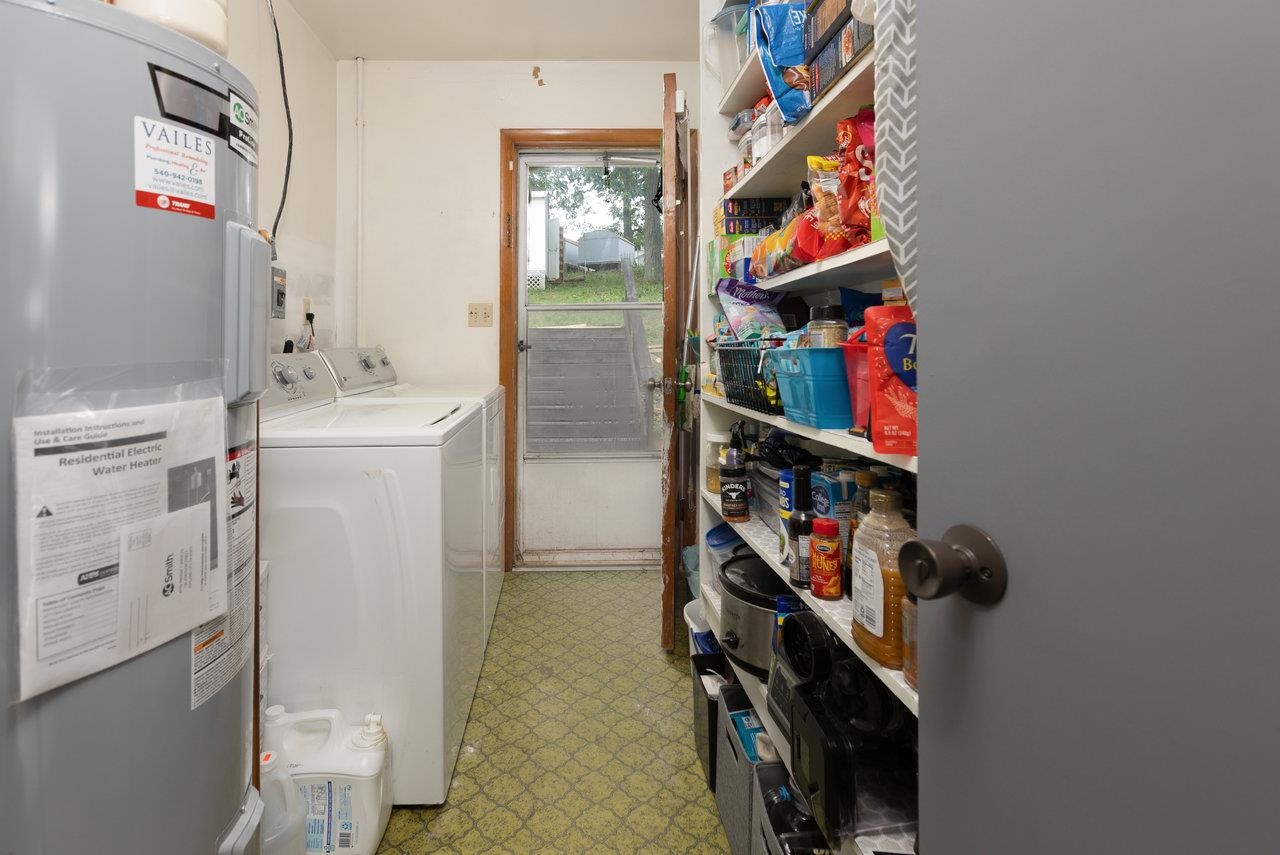 607 DAVID ST, STAUNTON, Virginia 24401, 3 Bedrooms Bedrooms, ,1 BathroomBathrooms,Residential,607 DAVID ST,667972 MLS # 667972