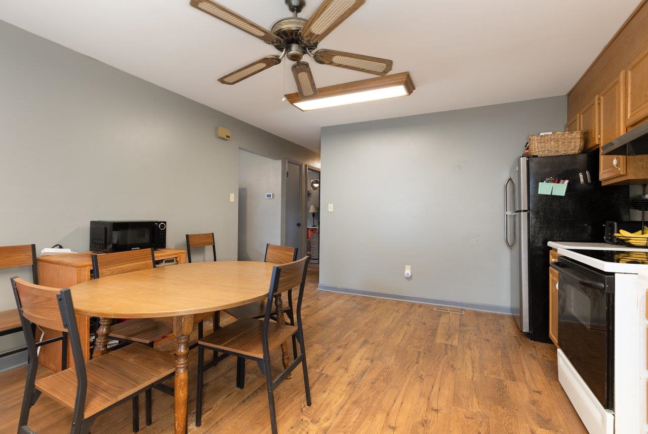 607 DAVID ST, STAUNTON, Virginia 24401, 3 Bedrooms Bedrooms, ,1 BathroomBathrooms,Residential,607 DAVID ST,667972 MLS # 667972