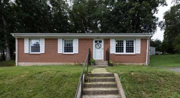607 DAVID ST, STAUNTON, Virginia 24401, 3 Bedrooms Bedrooms, ,1 BathroomBathrooms,Residential,607 DAVID ST,667972 MLS # 667972