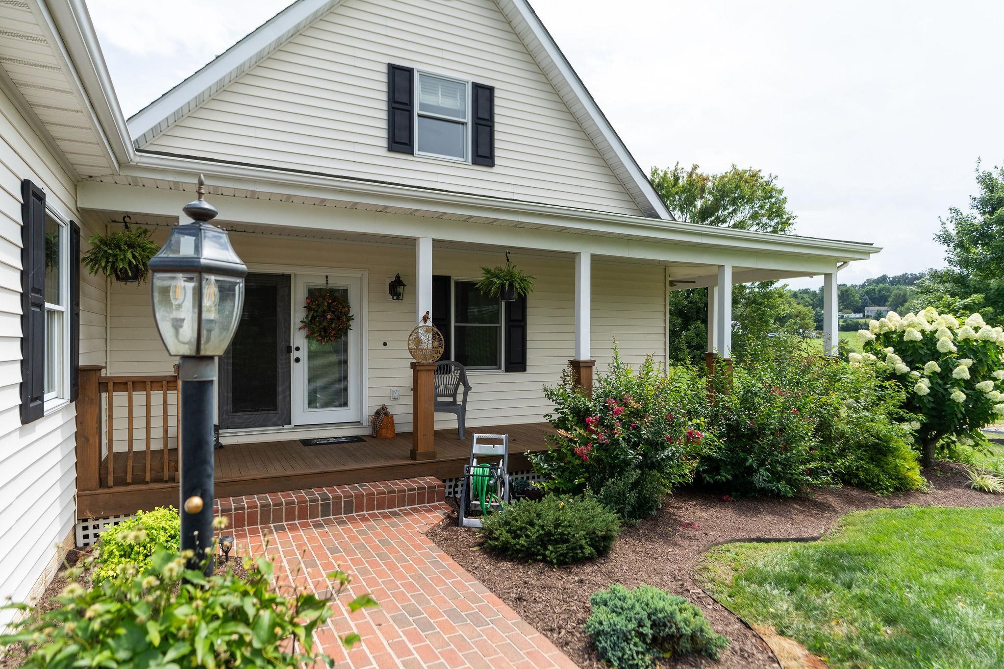 3008 SPRING HILL RD, STAUNTON, Virginia 24401, 4 Bedrooms Bedrooms, ,2 BathroomsBathrooms,Residential,3008 SPRING HILL RD,667974 MLS # 667974