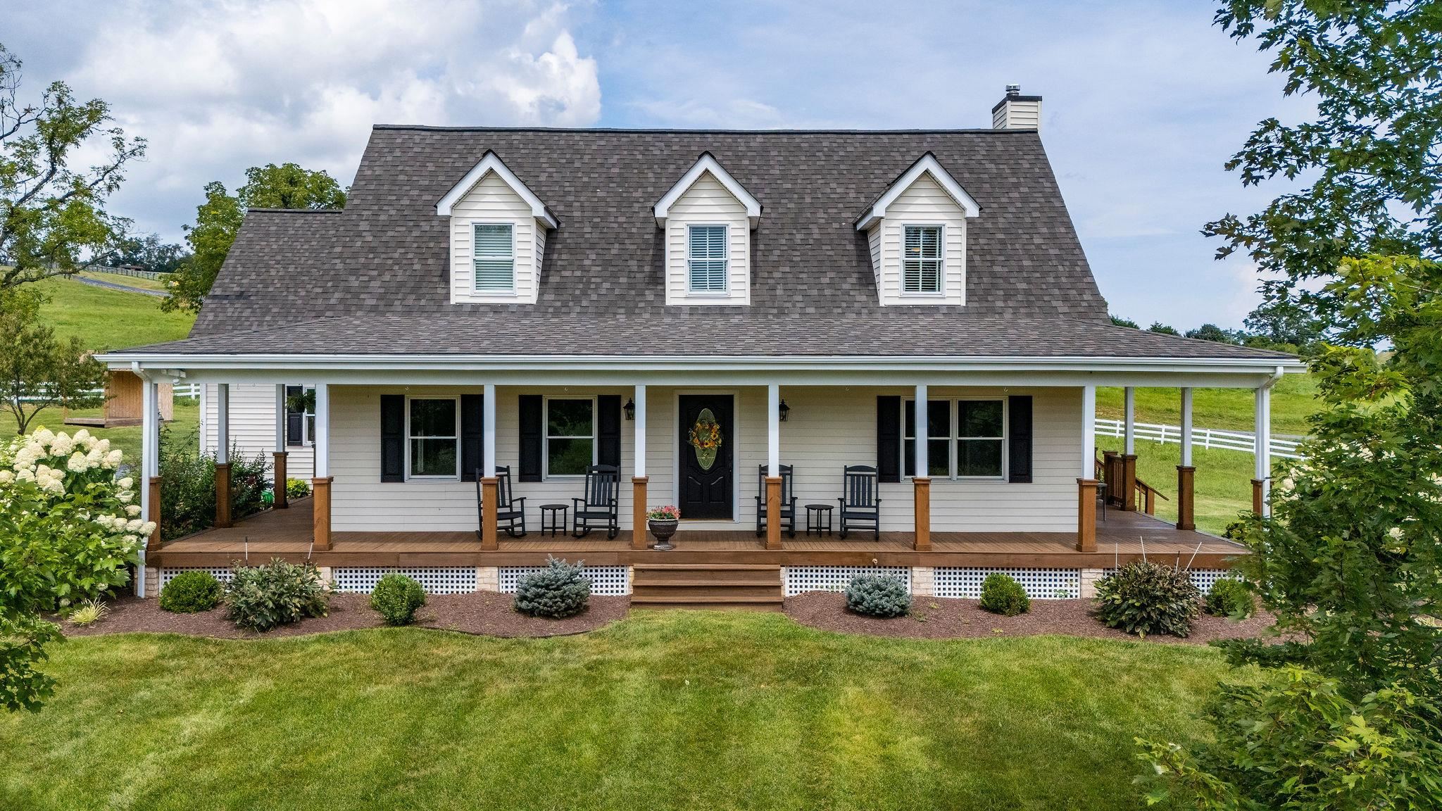 3008 SPRING HILL RD, STAUNTON, Virginia 24401, 4 Bedrooms Bedrooms, ,2 BathroomsBathrooms,Residential,3008 SPRING HILL RD,667974 MLS # 667974
