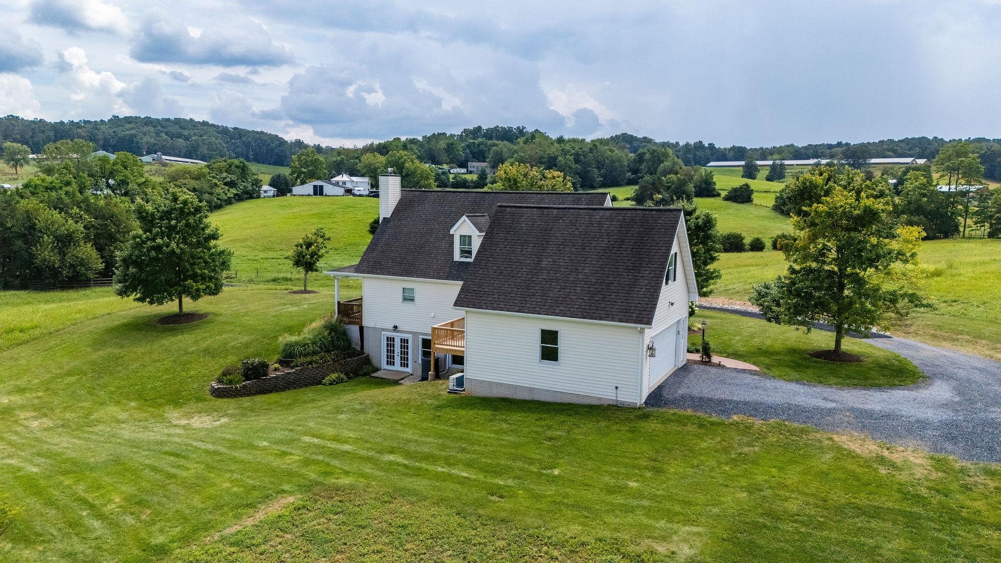 3008 SPRING HILL RD, STAUNTON, Virginia 24401, 4 Bedrooms Bedrooms, ,2 BathroomsBathrooms,Residential,3008 SPRING HILL RD,667974 MLS # 667974