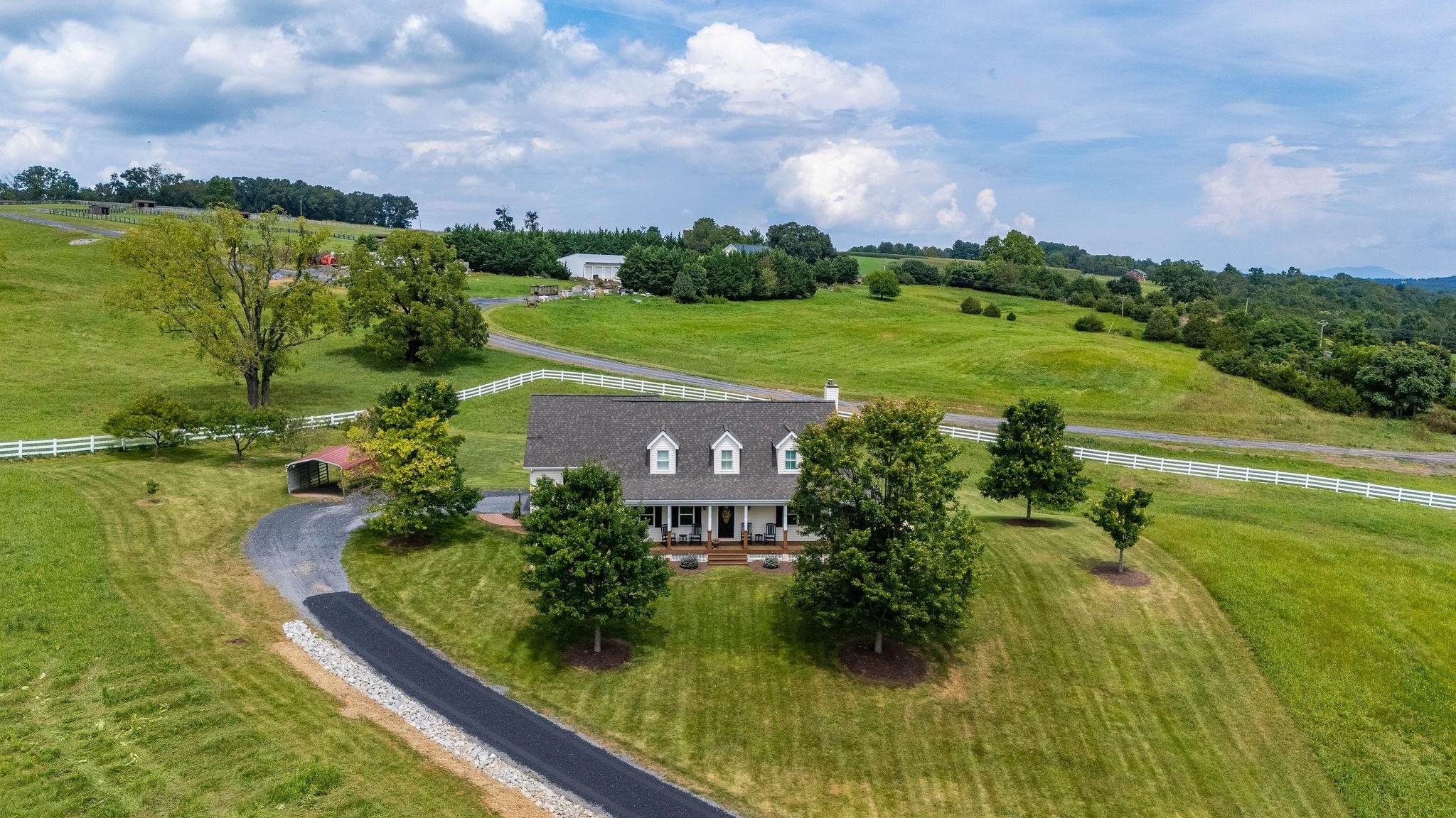 3008 SPRING HILL RD, STAUNTON, Virginia 24401, 4 Bedrooms Bedrooms, ,2 BathroomsBathrooms,Residential,3008 SPRING HILL RD,667974 MLS # 667974