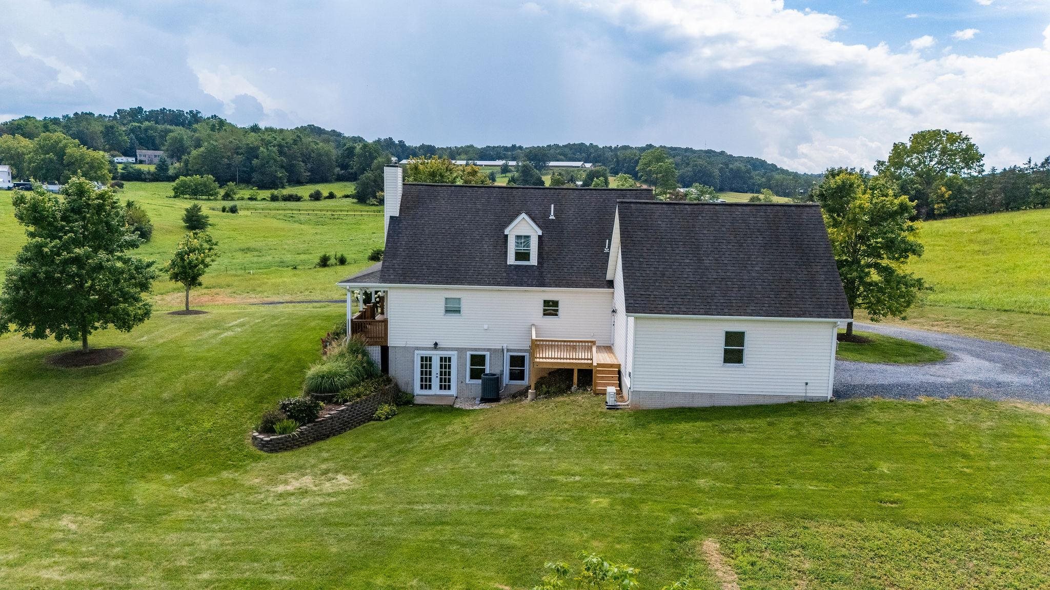3008 SPRING HILL RD, STAUNTON, Virginia 24401, 4 Bedrooms Bedrooms, ,2 BathroomsBathrooms,Residential,3008 SPRING HILL RD,667974 MLS # 667974