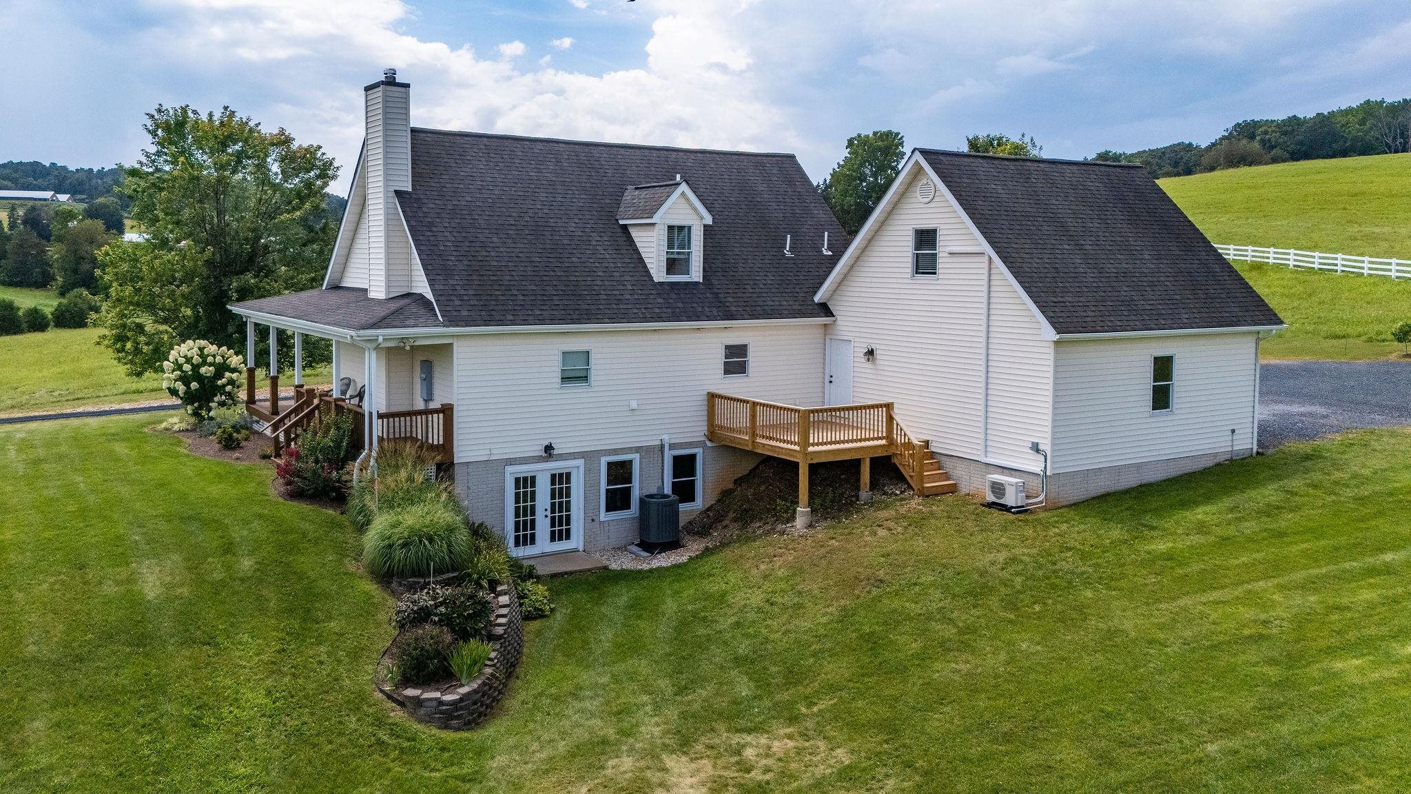 3008 SPRING HILL RD, STAUNTON, Virginia 24401, 4 Bedrooms Bedrooms, ,2 BathroomsBathrooms,Residential,3008 SPRING HILL RD,667974 MLS # 667974