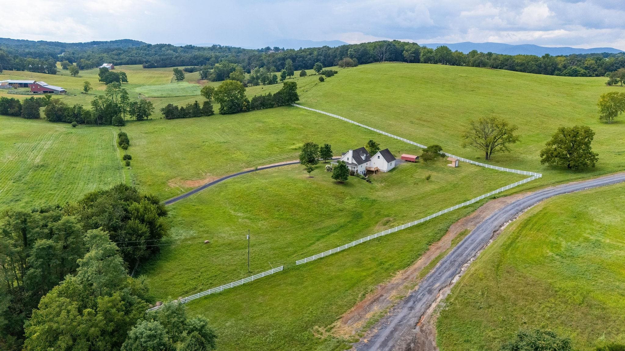 3008 SPRING HILL RD, STAUNTON, Virginia 24401, 4 Bedrooms Bedrooms, ,2 BathroomsBathrooms,Residential,3008 SPRING HILL RD,667974 MLS # 667974