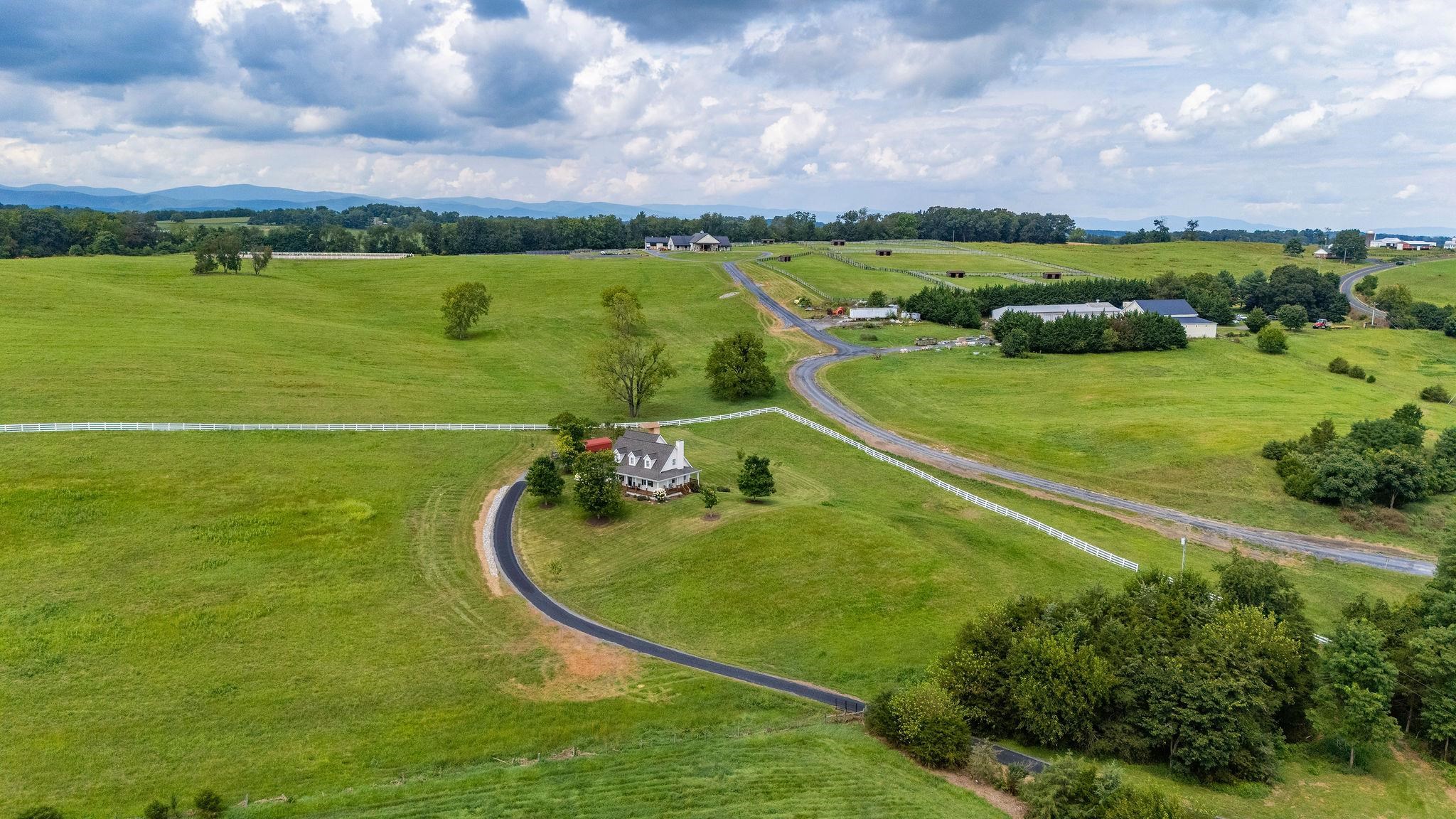 3008 SPRING HILL RD, STAUNTON, Virginia 24401, 4 Bedrooms Bedrooms, ,2 BathroomsBathrooms,Residential,3008 SPRING HILL RD,667974 MLS # 667974