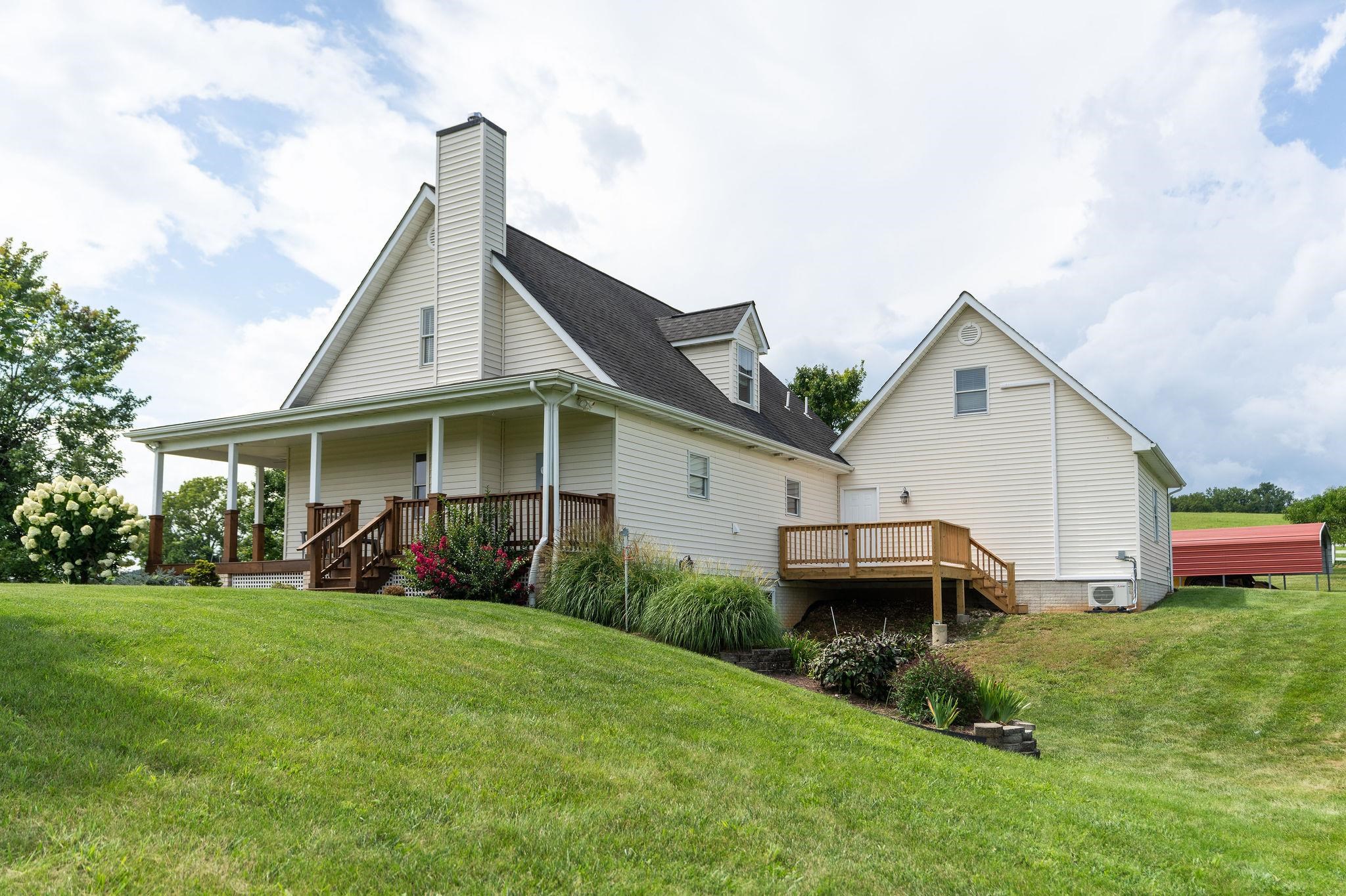 3008 SPRING HILL RD, STAUNTON, Virginia 24401, 4 Bedrooms Bedrooms, ,2 BathroomsBathrooms,Residential,3008 SPRING HILL RD,667974 MLS # 667974
