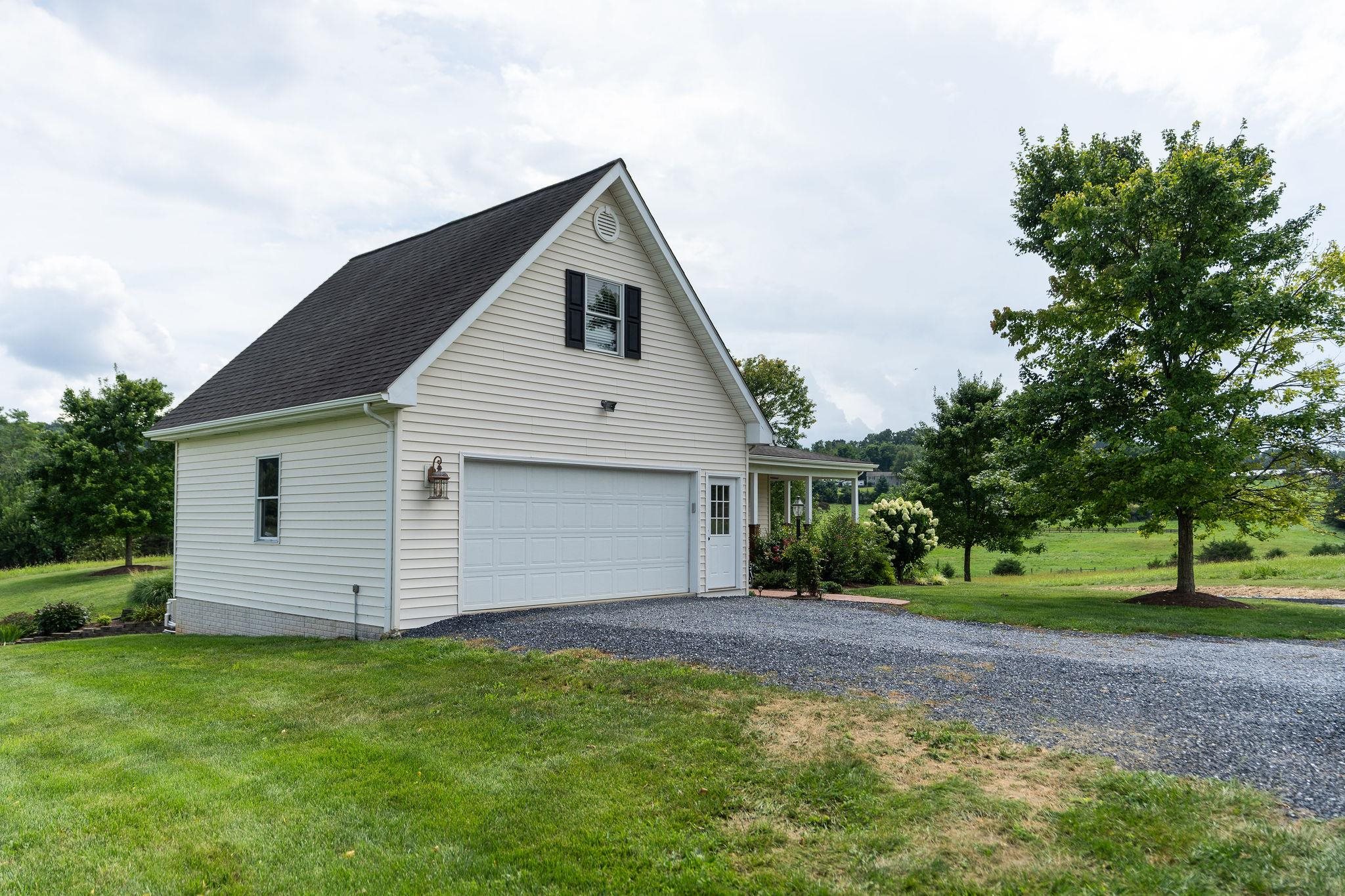3008 SPRING HILL RD, STAUNTON, Virginia 24401, 4 Bedrooms Bedrooms, ,2 BathroomsBathrooms,Residential,3008 SPRING HILL RD,667974 MLS # 667974