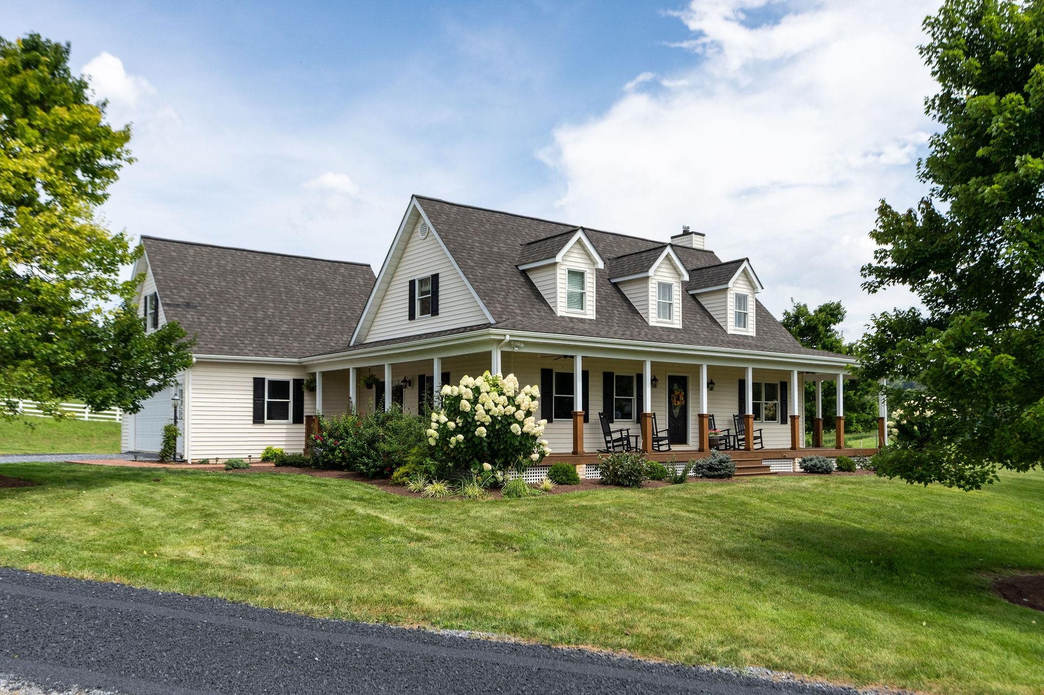 3008 SPRING HILL RD, STAUNTON, Virginia 24401, 4 Bedrooms Bedrooms, ,2 BathroomsBathrooms,Residential,3008 SPRING HILL RD,667974 MLS # 667974