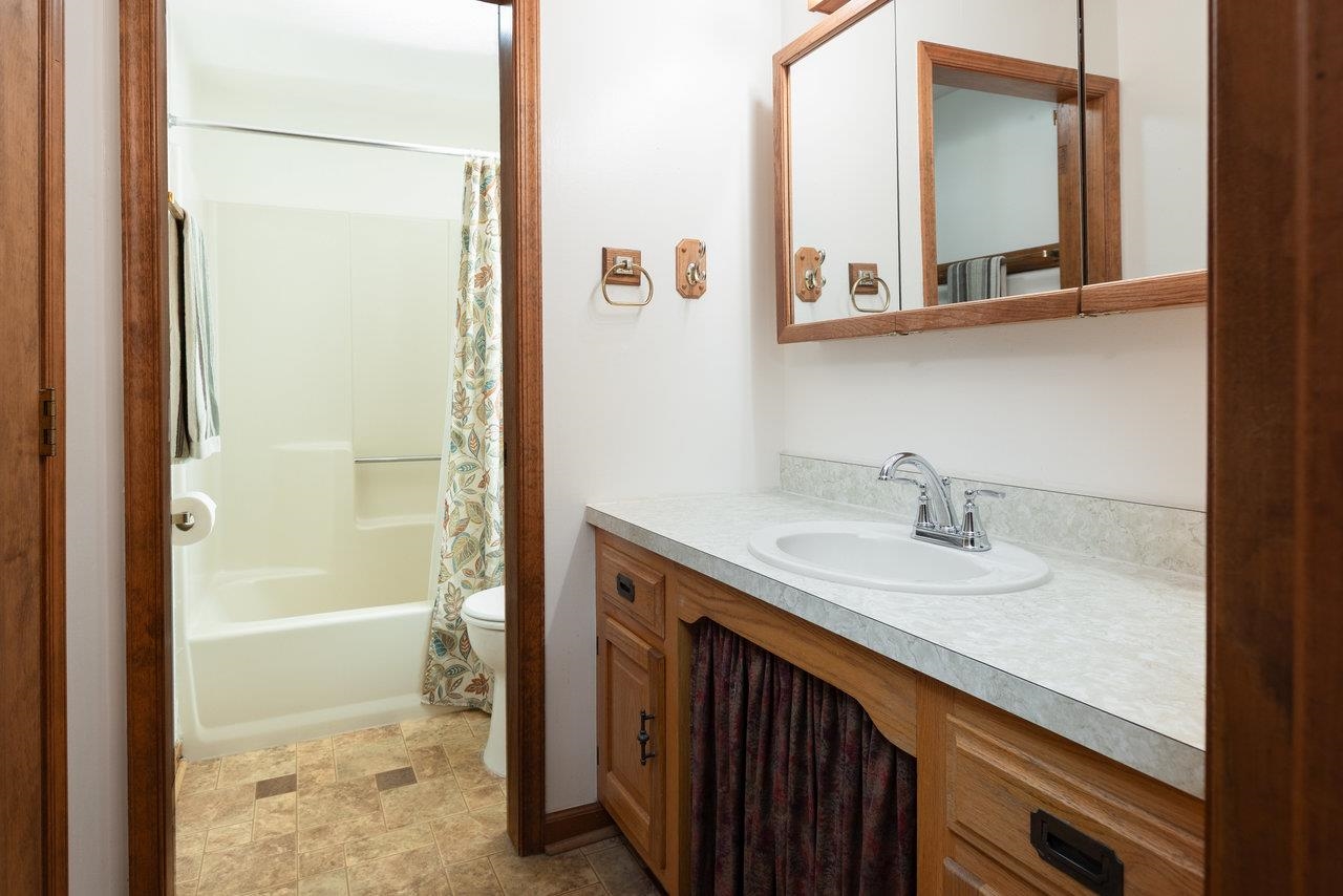 3839 RIDGELINE DR, ROCKINGHAM, Virginia 22802, 4 Bedrooms Bedrooms, ,2 BathroomsBathrooms,Residential,3839 RIDGELINE DR,667978 MLS # 667978