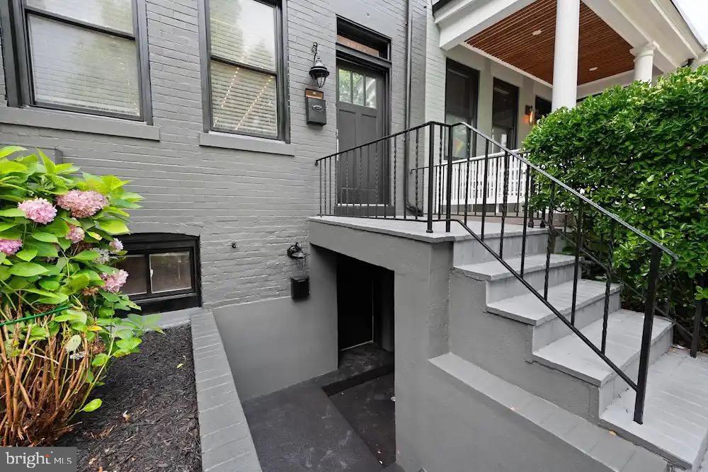 1934 2ND ST NW, WASHINGTON, District Of Columbia 20001, 4 Bedrooms Bedrooms, 10 Rooms Rooms,3 BathroomsBathrooms,Residential,For sale,1934 2ND ST NW,DCDC2215570 MLS # DCDC2215570