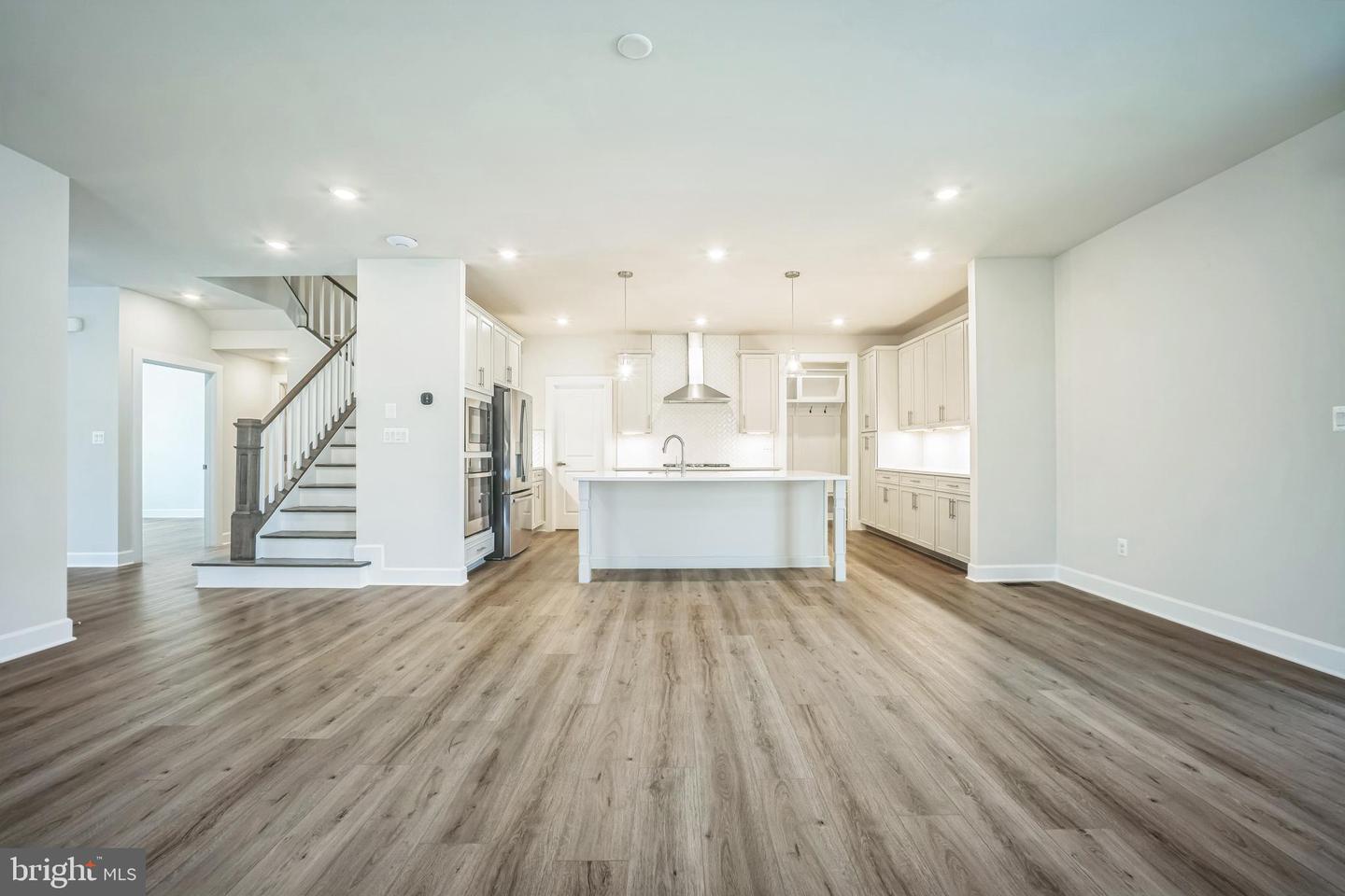 10606 CEDAR AVE, FAIRFAX, Virginia 22030, 6 Bedrooms Bedrooms, ,6 BathroomsBathrooms,Residential,For sale,10606 CEDAR AVE,VAFX2261908 MLS # VAFX2261908