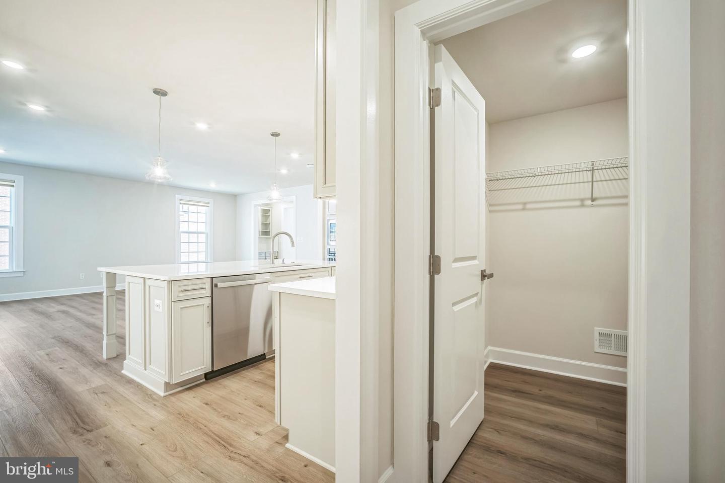 10606 CEDAR AVE, FAIRFAX, Virginia 22030, 6 Bedrooms Bedrooms, ,6 BathroomsBathrooms,Residential,For sale,10606 CEDAR AVE,VAFX2261908 MLS # VAFX2261908