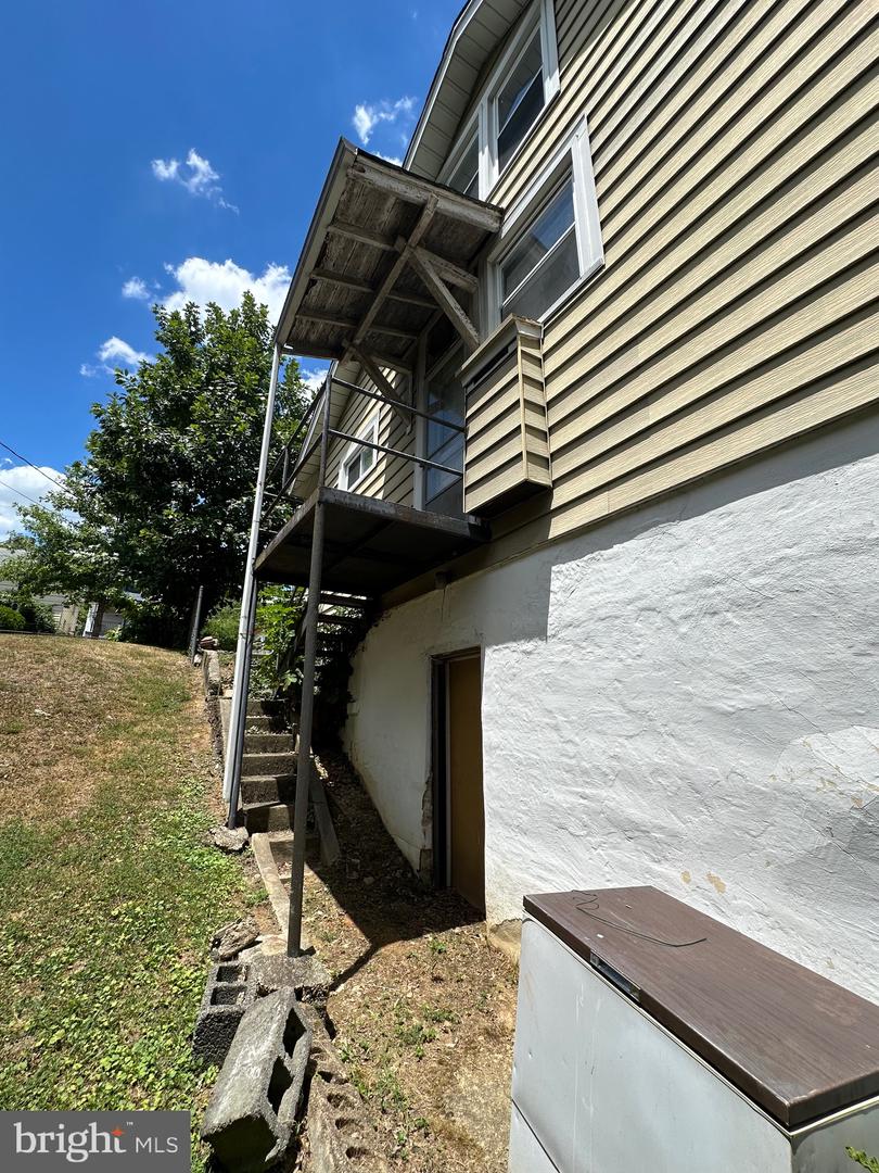 2639 MYRTLE AVE NE, WASHINGTON, District Of Columbia 20018, 3 Bedrooms Bedrooms, ,1 BathroomBathrooms,Residential,For sale,2639 MYRTLE AVE NE,DCDC2215602 MLS # DCDC2215602