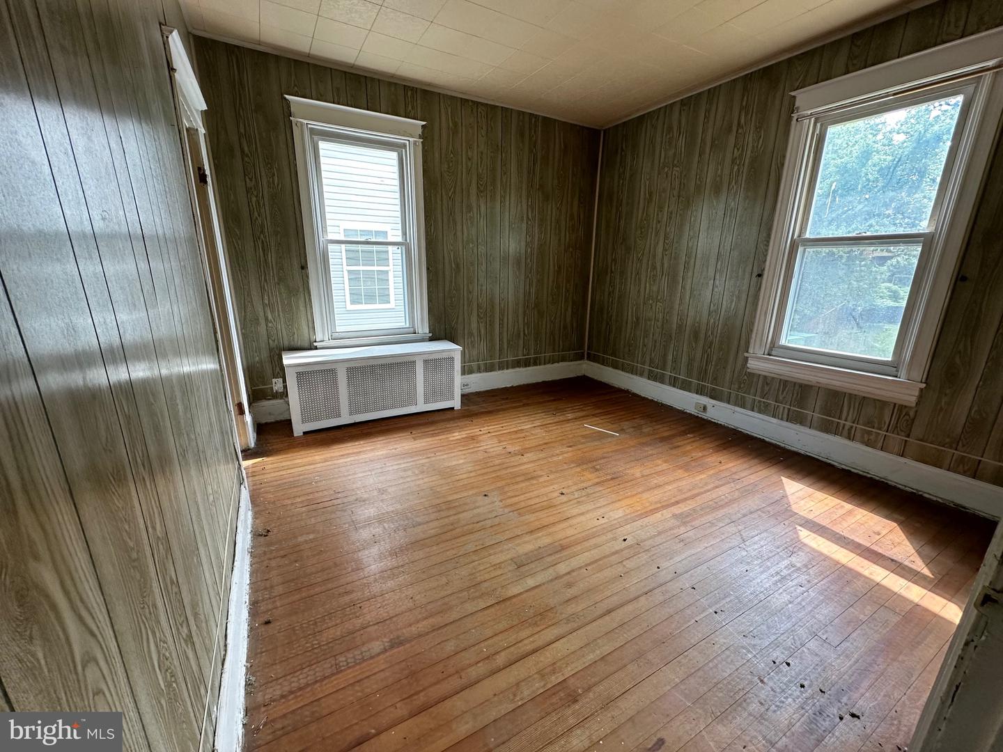 2639 MYRTLE AVE NE, WASHINGTON, District Of Columbia 20018, 3 Bedrooms Bedrooms, ,1 BathroomBathrooms,Residential,For sale,2639 MYRTLE AVE NE,DCDC2215602 MLS # DCDC2215602