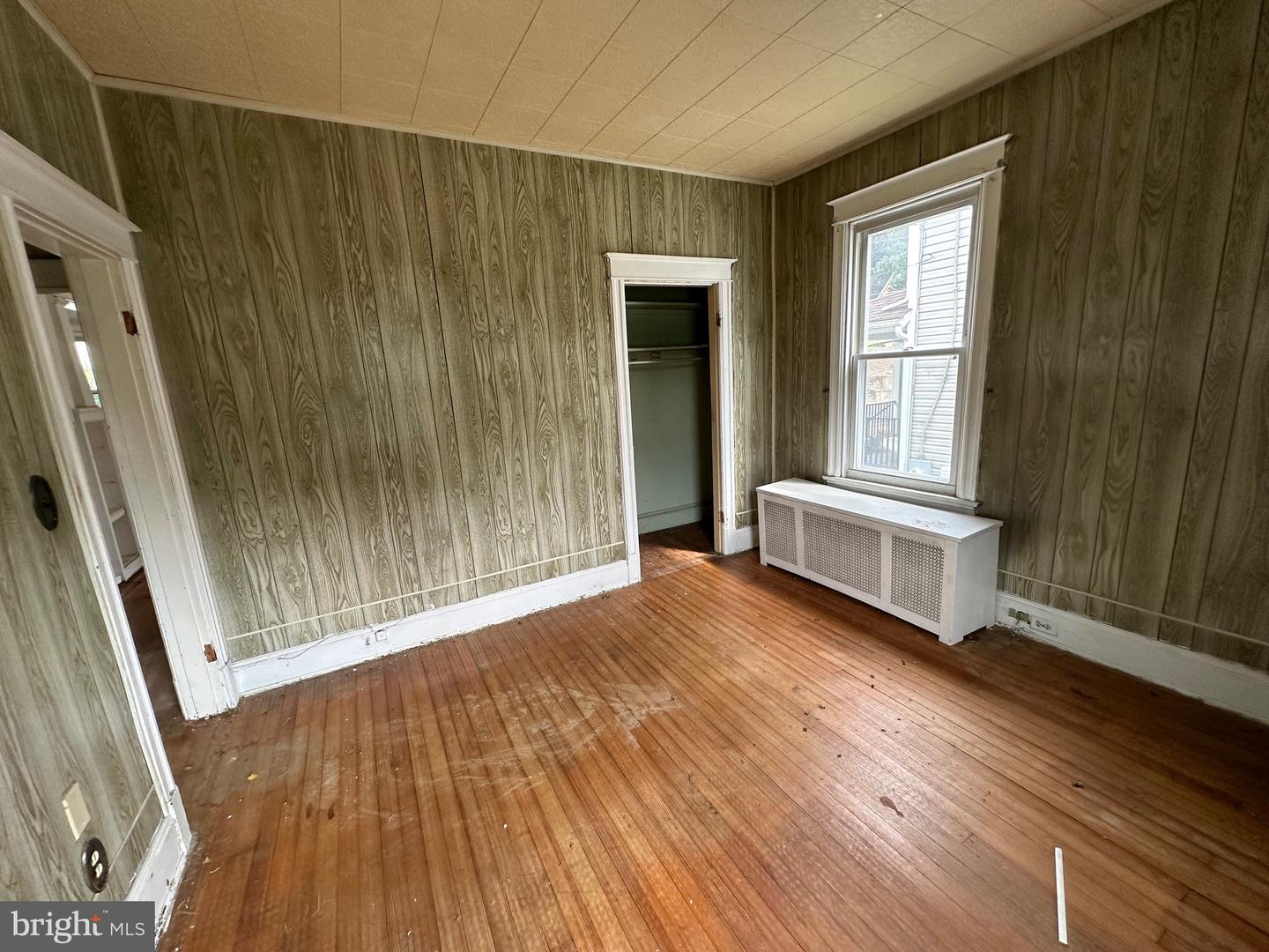 2639 MYRTLE AVE NE, WASHINGTON, District Of Columbia 20018, 3 Bedrooms Bedrooms, ,1 BathroomBathrooms,Residential,For sale,2639 MYRTLE AVE NE,DCDC2215602 MLS # DCDC2215602