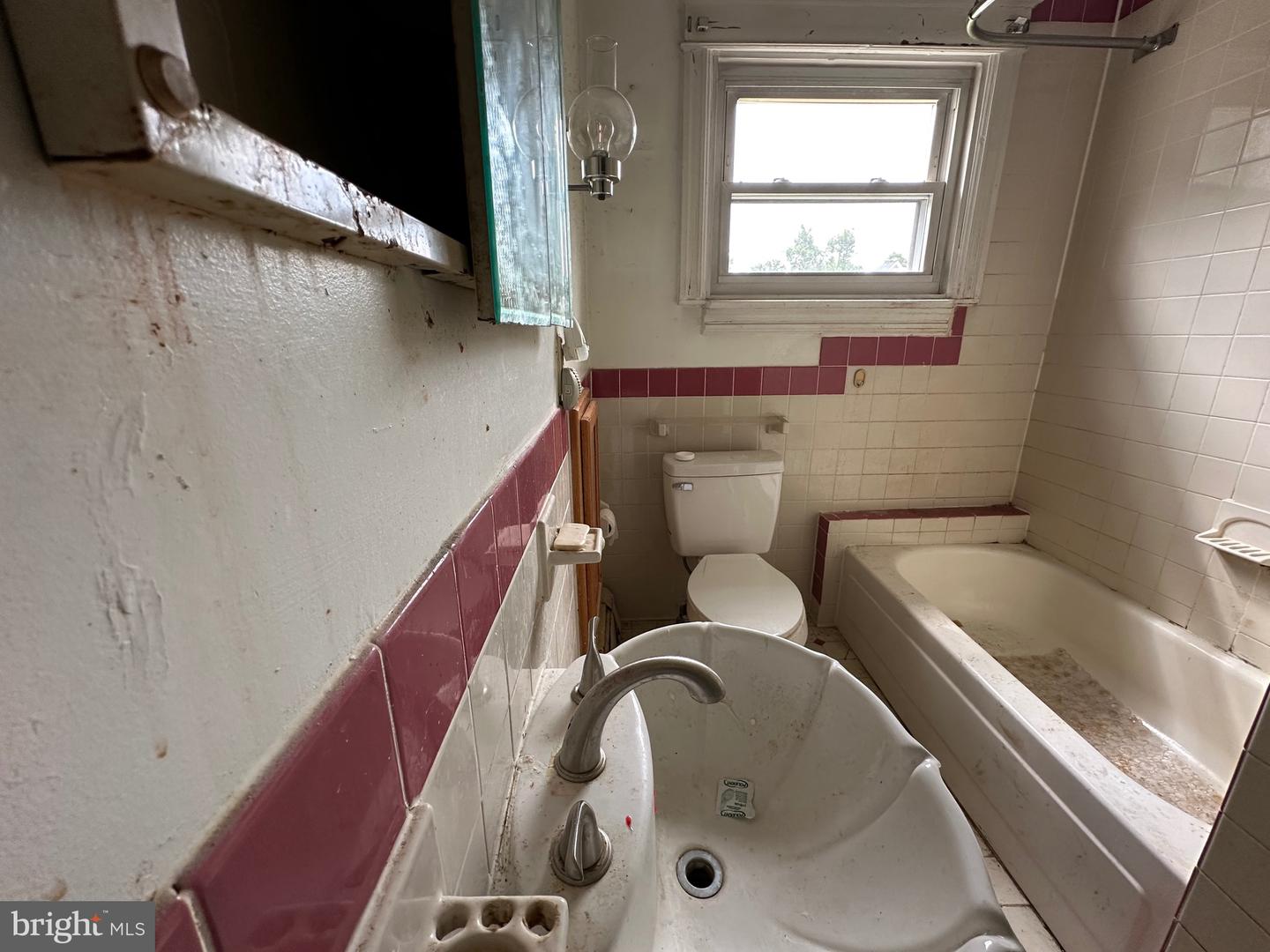 2639 MYRTLE AVE NE, WASHINGTON, District Of Columbia 20018, 3 Bedrooms Bedrooms, ,1 BathroomBathrooms,Residential,For sale,2639 MYRTLE AVE NE,DCDC2215602 MLS # DCDC2215602