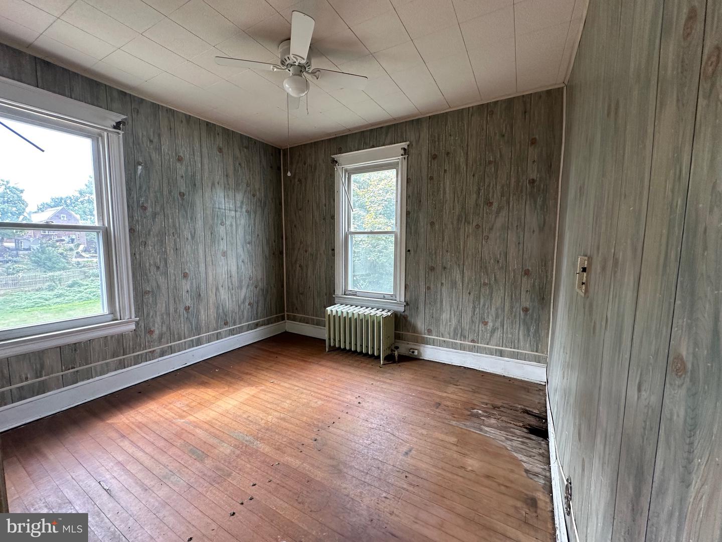 2639 MYRTLE AVE NE, WASHINGTON, District Of Columbia 20018, 3 Bedrooms Bedrooms, ,1 BathroomBathrooms,Residential,For sale,2639 MYRTLE AVE NE,DCDC2215602 MLS # DCDC2215602