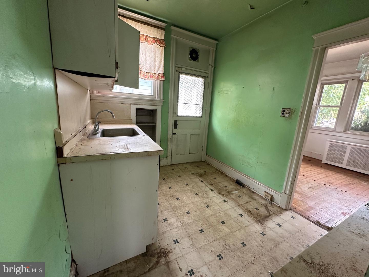2639 MYRTLE AVE NE, WASHINGTON, District Of Columbia 20018, 3 Bedrooms Bedrooms, ,1 BathroomBathrooms,Residential,For sale,2639 MYRTLE AVE NE,DCDC2215602 MLS # DCDC2215602