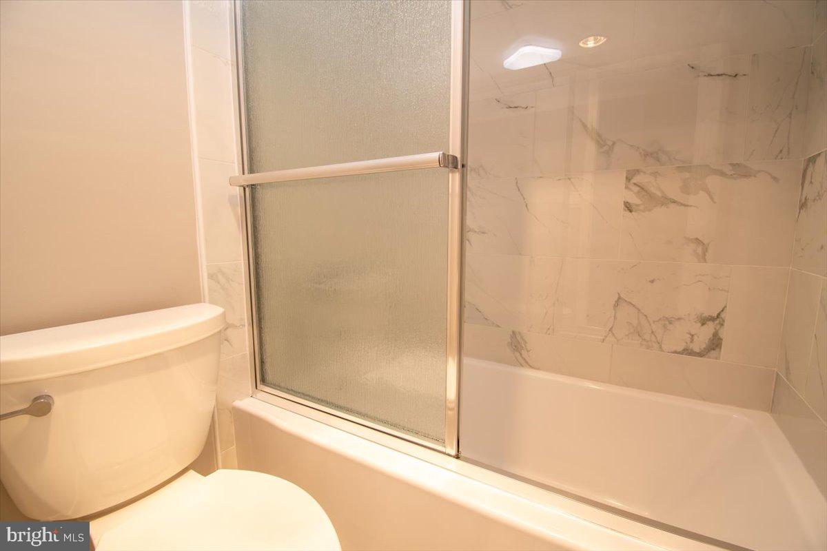 8370 GREENSBORO DR #203, MCLEAN, Virginia 22102, 2 Bedrooms Bedrooms, ,2 BathroomsBathrooms,Residential,For sale,8370 GREENSBORO DR #203,VAFX2221904 MLS # VAFX2221904