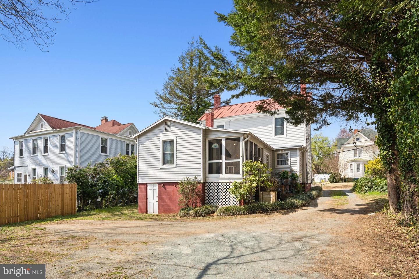 216 W MAIN ST, ORANGE, Virginia 22960, 3 Bedrooms Bedrooms, 9 Rooms Rooms,2 BathroomsBathrooms,Residential,For sale,216 W MAIN ST,VAOR2009210 MLS # VAOR2009210