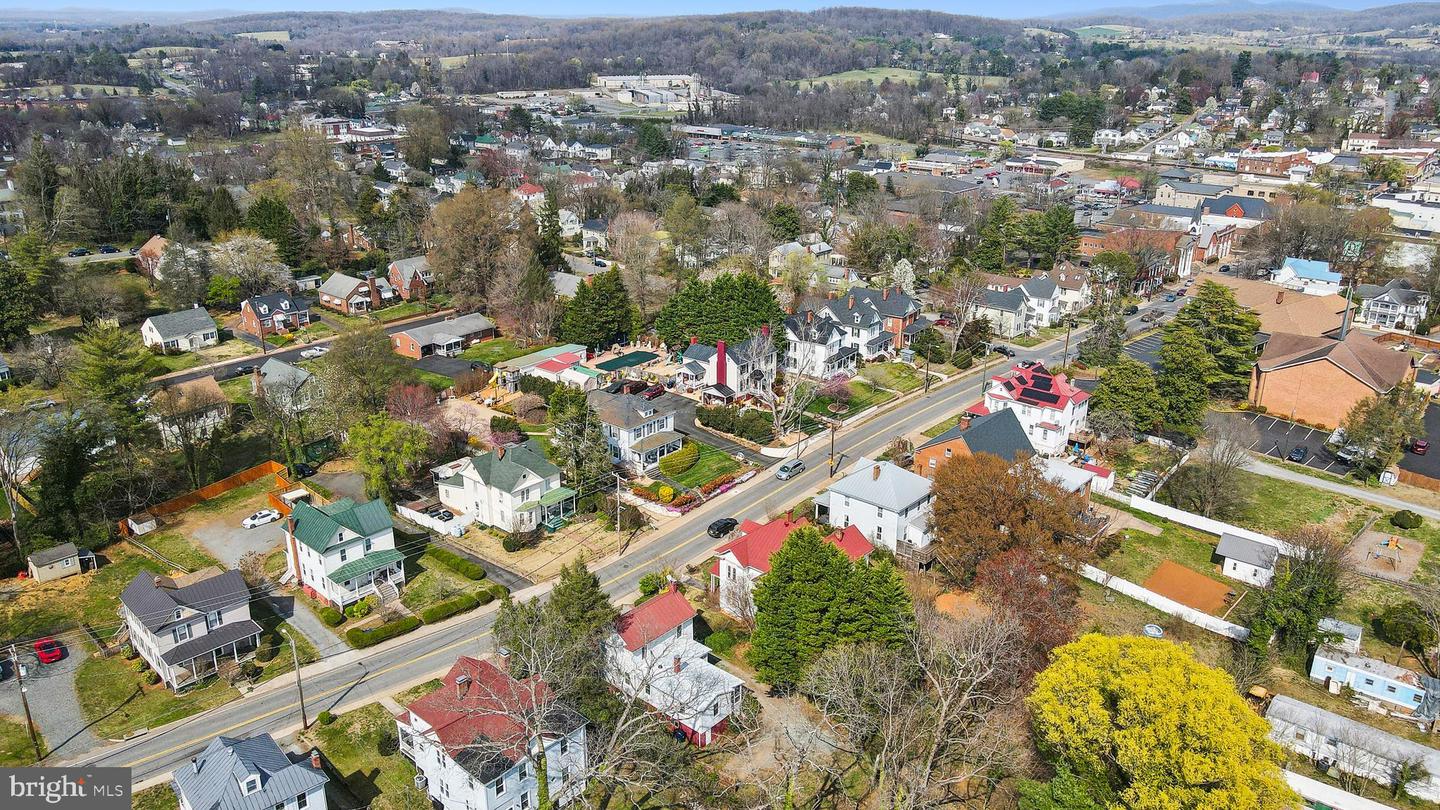 216 W MAIN ST, ORANGE, Virginia 22960, 3 Bedrooms Bedrooms, 9 Rooms Rooms,2 BathroomsBathrooms,Residential,For sale,216 W MAIN ST,VAOR2009210 MLS # VAOR2009210