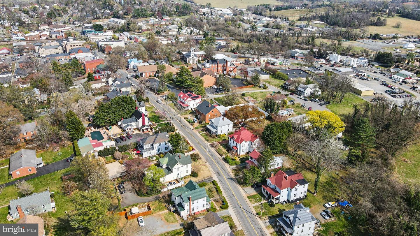 216 W MAIN ST, ORANGE, Virginia 22960, 3 Bedrooms Bedrooms, 9 Rooms Rooms,2 BathroomsBathrooms,Residential,For sale,216 W MAIN ST,VAOR2009210 MLS # VAOR2009210
