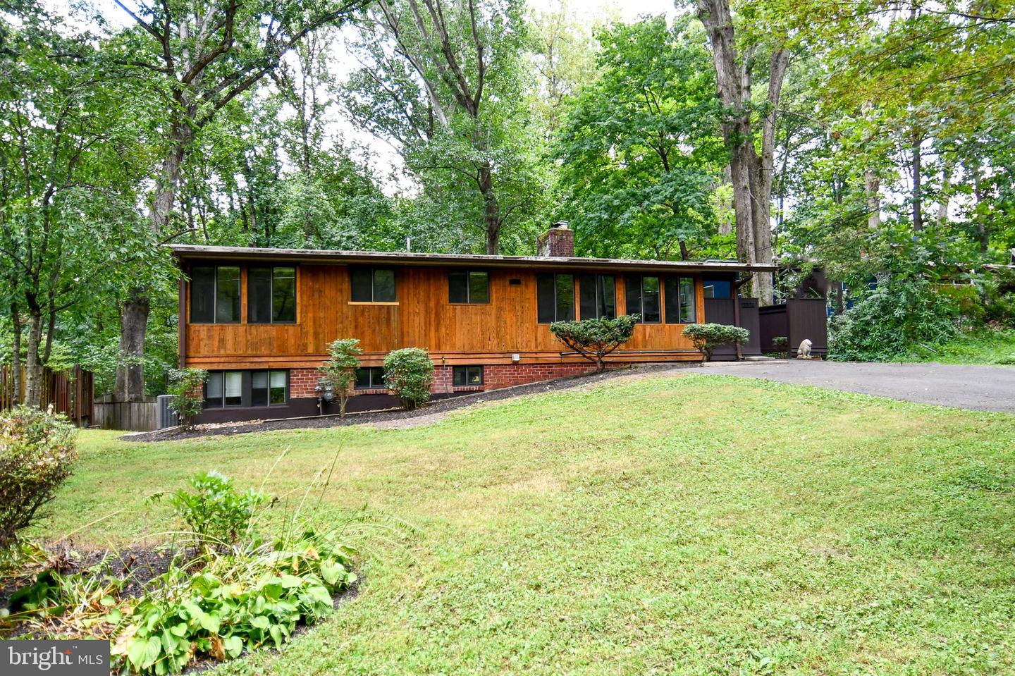 3321 HARTWELL CT, FALLS CHURCH, Virginia 22042, 4 Bedrooms Bedrooms, ,2 BathroomsBathrooms,Residential,For sale,3321 HARTWELL CT,VAFX2249388 MLS # VAFX2249388