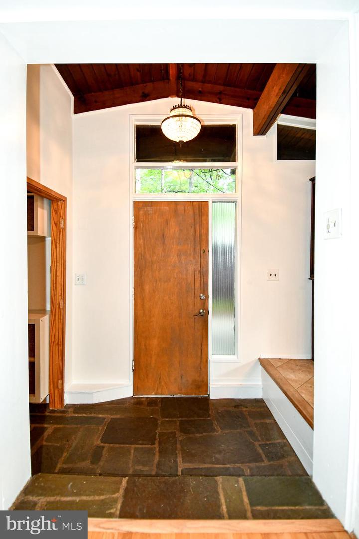 3321 HARTWELL CT, FALLS CHURCH, Virginia 22042, 4 Bedrooms Bedrooms, ,2 BathroomsBathrooms,Residential,For sale,3321 HARTWELL CT,VAFX2249388 MLS # VAFX2249388