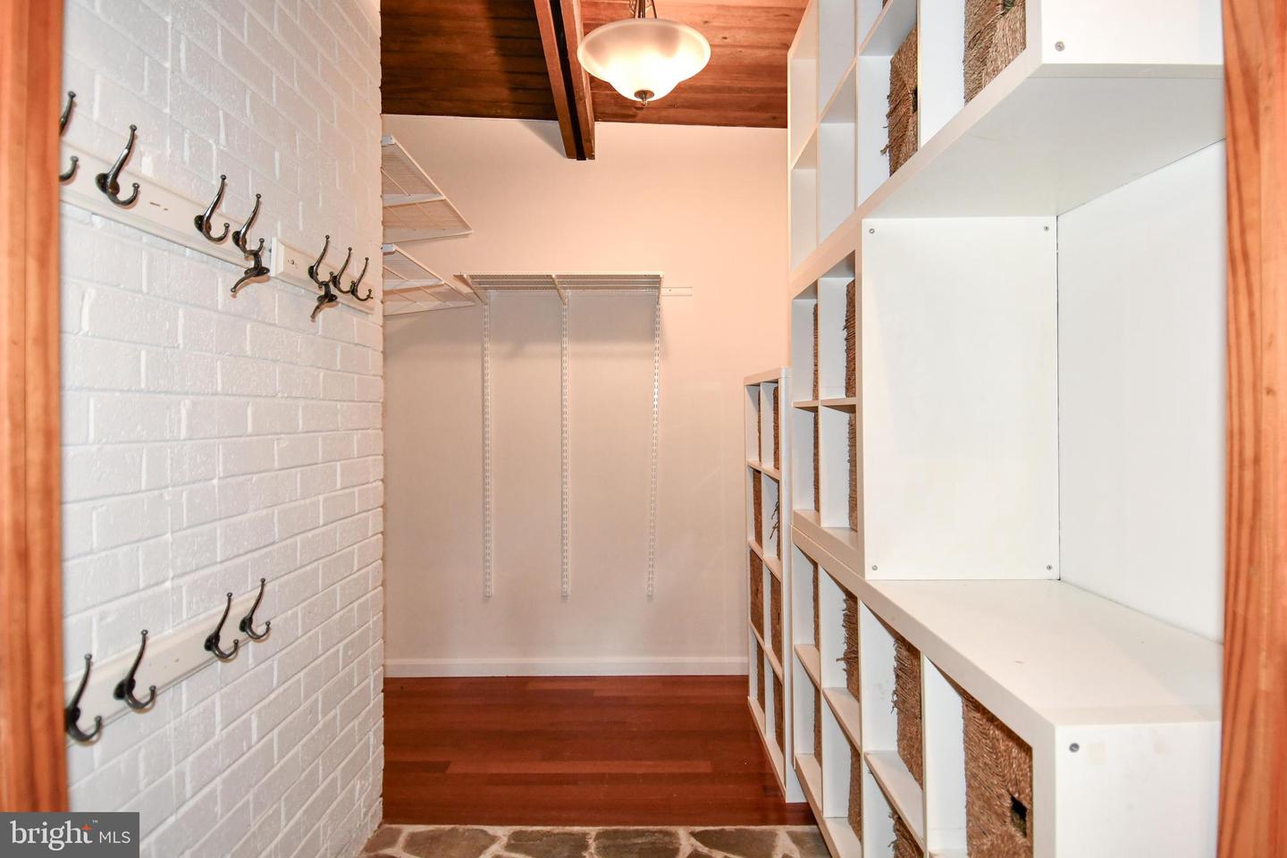 3321 HARTWELL CT, FALLS CHURCH, Virginia 22042, 4 Bedrooms Bedrooms, ,2 BathroomsBathrooms,Residential,For sale,3321 HARTWELL CT,VAFX2249388 MLS # VAFX2249388