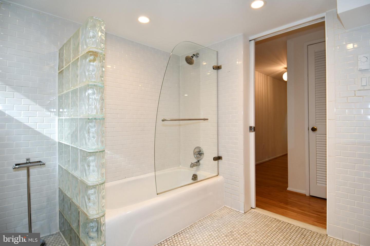 3321 HARTWELL CT, FALLS CHURCH, Virginia 22042, 4 Bedrooms Bedrooms, ,2 BathroomsBathrooms,Residential,For sale,3321 HARTWELL CT,VAFX2249388 MLS # VAFX2249388