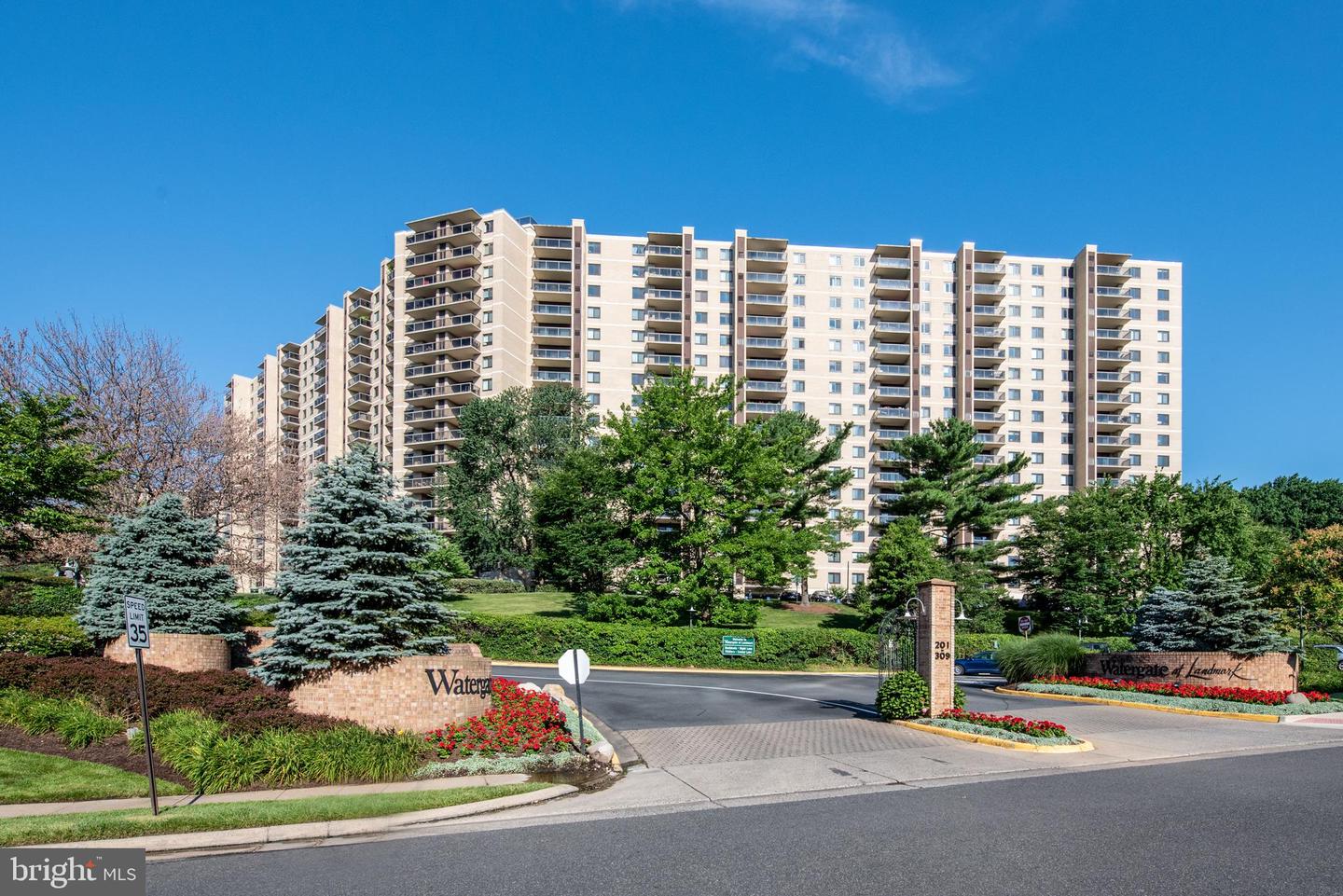 203 YOAKUM PKWY #215, ALEXANDRIA, Virginia 22304, 1 Bedroom Bedrooms, ,1 BathroomBathrooms,Residential,For sale,203 YOAKUM PKWY #215,VAAX2047580 MLS # VAAX2047580