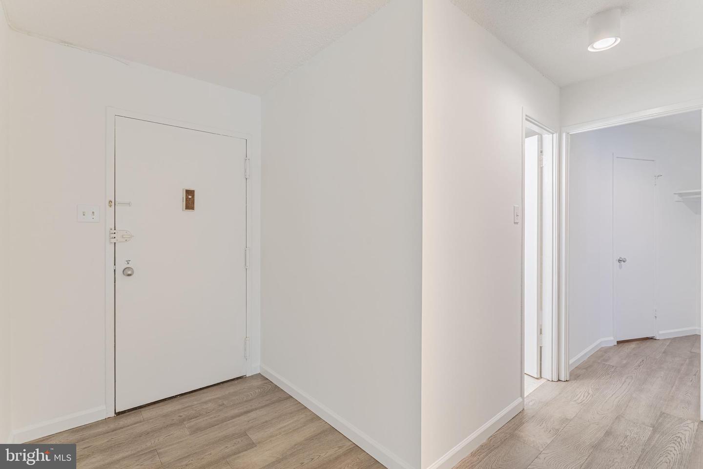 203 YOAKUM PKWY #215, ALEXANDRIA, Virginia 22304, 1 Bedroom Bedrooms, ,1 BathroomBathrooms,Residential,For sale,203 YOAKUM PKWY #215,VAAX2047580 MLS # VAAX2047580