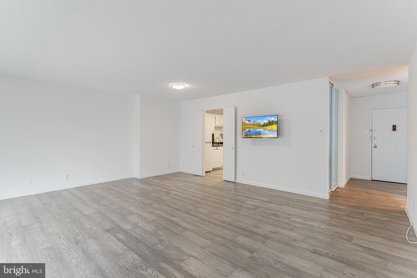 203 YOAKUM PKWY #215, ALEXANDRIA, Virginia 22304, 1 Bedroom Bedrooms, ,1 BathroomBathrooms,Residential,For sale,203 YOAKUM PKWY #215,VAAX2047580 MLS # VAAX2047580