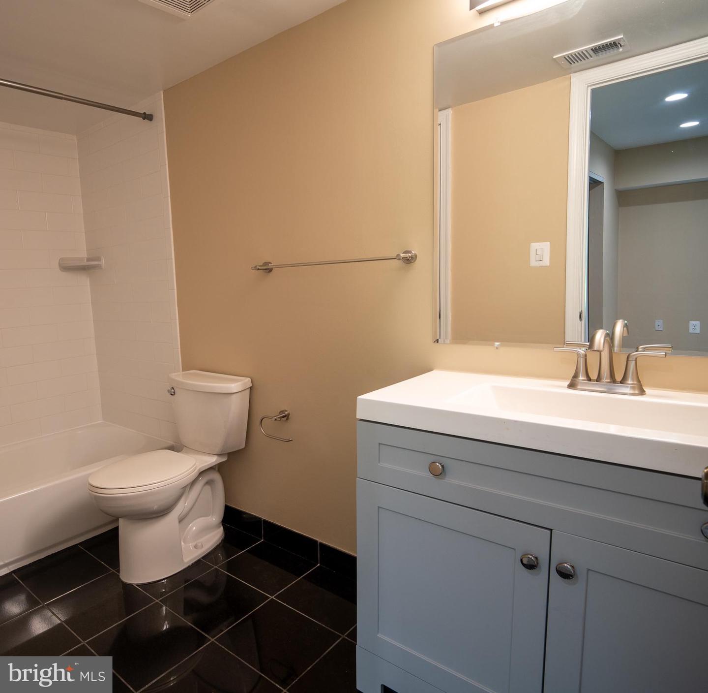 8393 BUTTRESS LN #101, MANASSAS, Virginia 20110, 1 Bedroom Bedrooms, 5 Rooms Rooms,1 BathroomBathrooms,Residential,For sale,8393 BUTTRESS LN #101,VAMN2009070 MLS # VAMN2009070