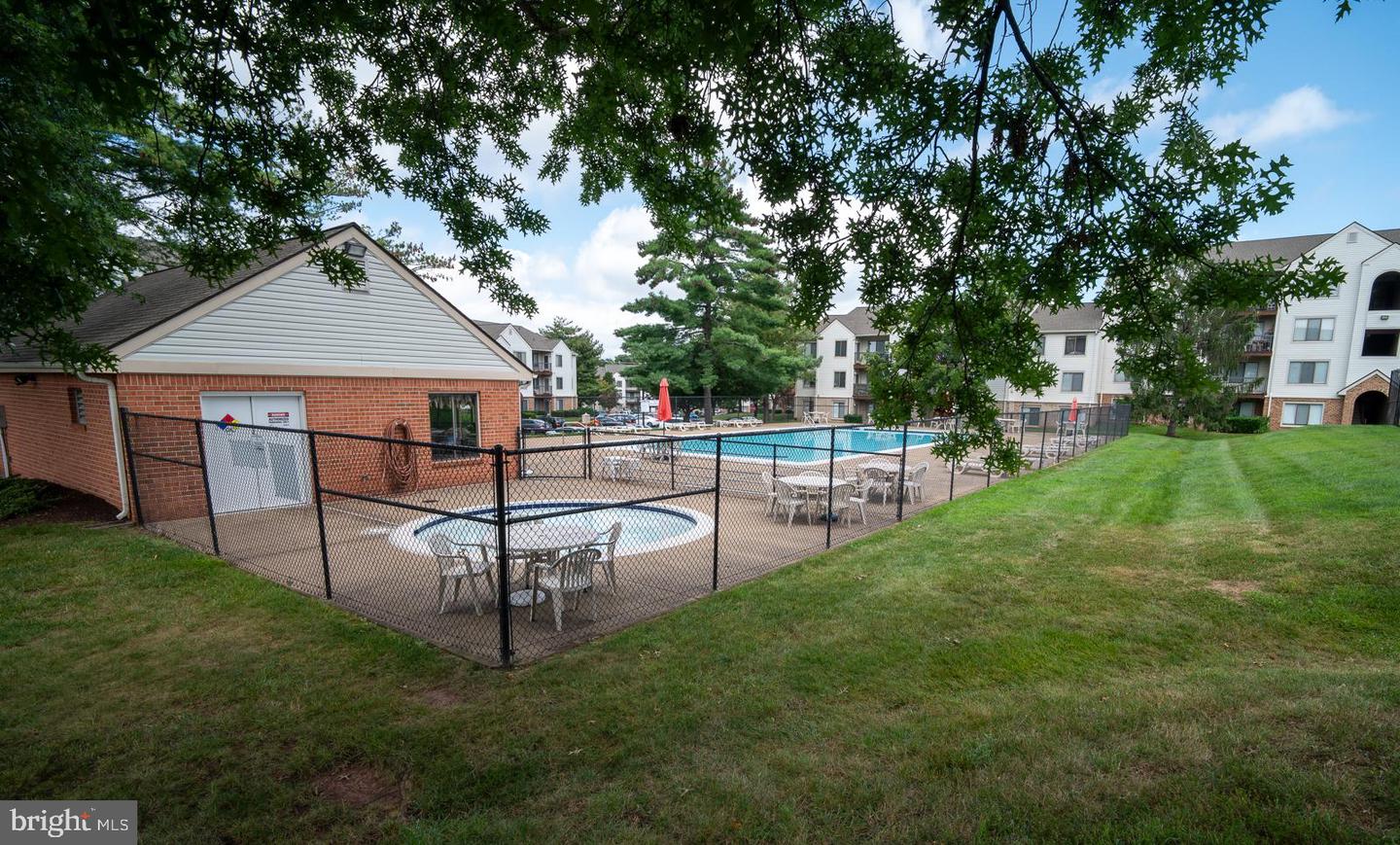8393 BUTTRESS LN #101, MANASSAS, Virginia 20110, 1 Bedroom Bedrooms, 5 Rooms Rooms,1 BathroomBathrooms,Residential,For sale,8393 BUTTRESS LN #101,VAMN2009070 MLS # VAMN2009070