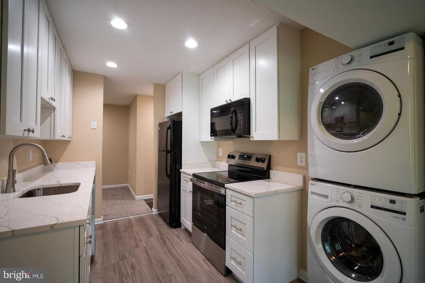 8393 BUTTRESS LN #101, MANASSAS, Virginia 20110, 1 Bedroom Bedrooms, 5 Rooms Rooms,1 BathroomBathrooms,Residential,For sale,8393 BUTTRESS LN #101,VAMN2009070 MLS # VAMN2009070