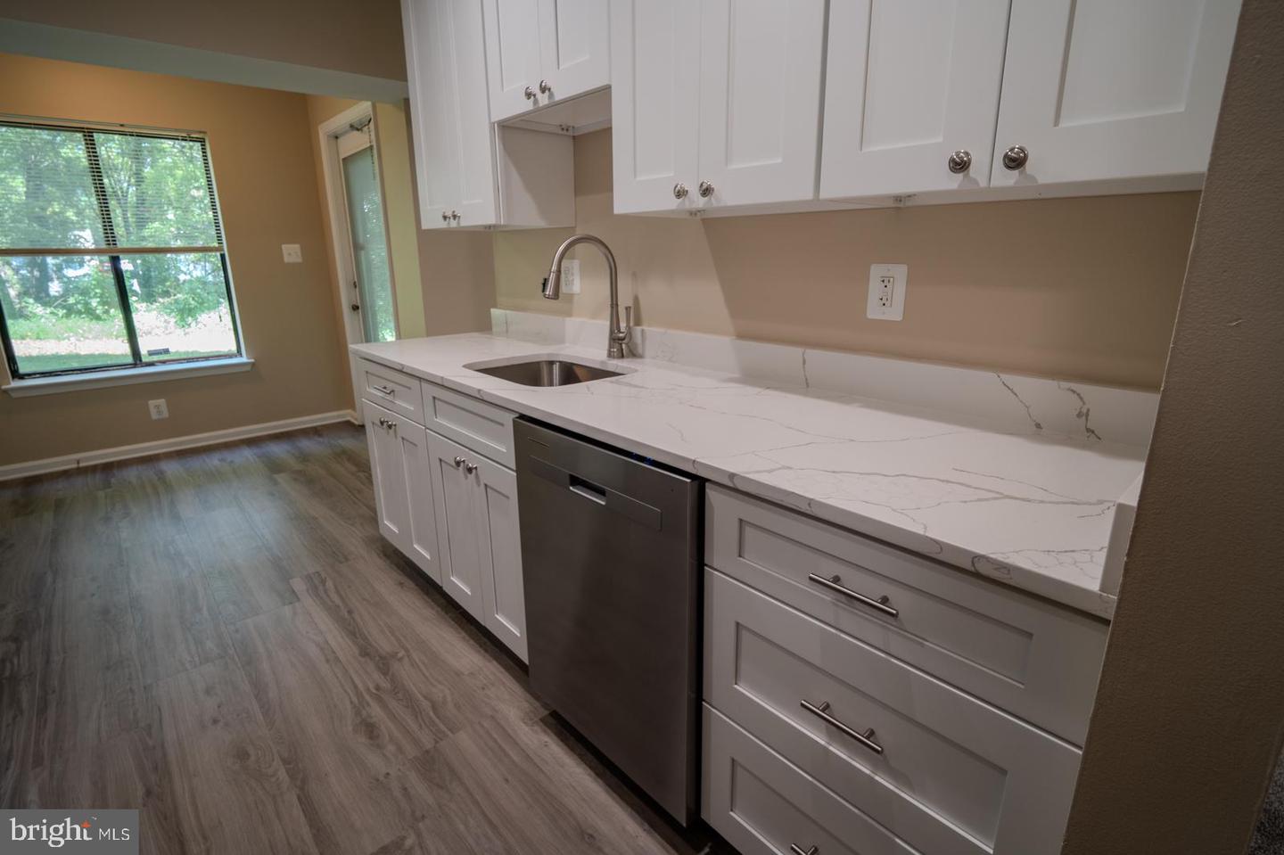 8393 BUTTRESS LN #101, MANASSAS, Virginia 20110, 1 Bedroom Bedrooms, 5 Rooms Rooms,1 BathroomBathrooms,Residential,For sale,8393 BUTTRESS LN #101,VAMN2009070 MLS # VAMN2009070