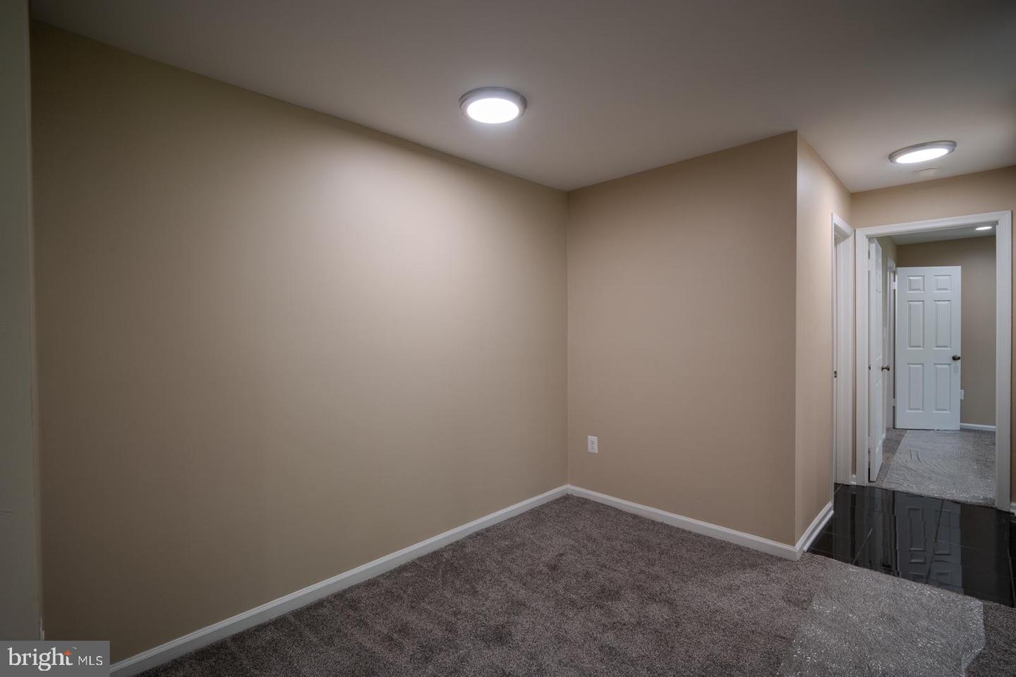 8393 BUTTRESS LN #101, MANASSAS, Virginia 20110, 1 Bedroom Bedrooms, 5 Rooms Rooms,1 BathroomBathrooms,Residential,For sale,8393 BUTTRESS LN #101,VAMN2009070 MLS # VAMN2009070