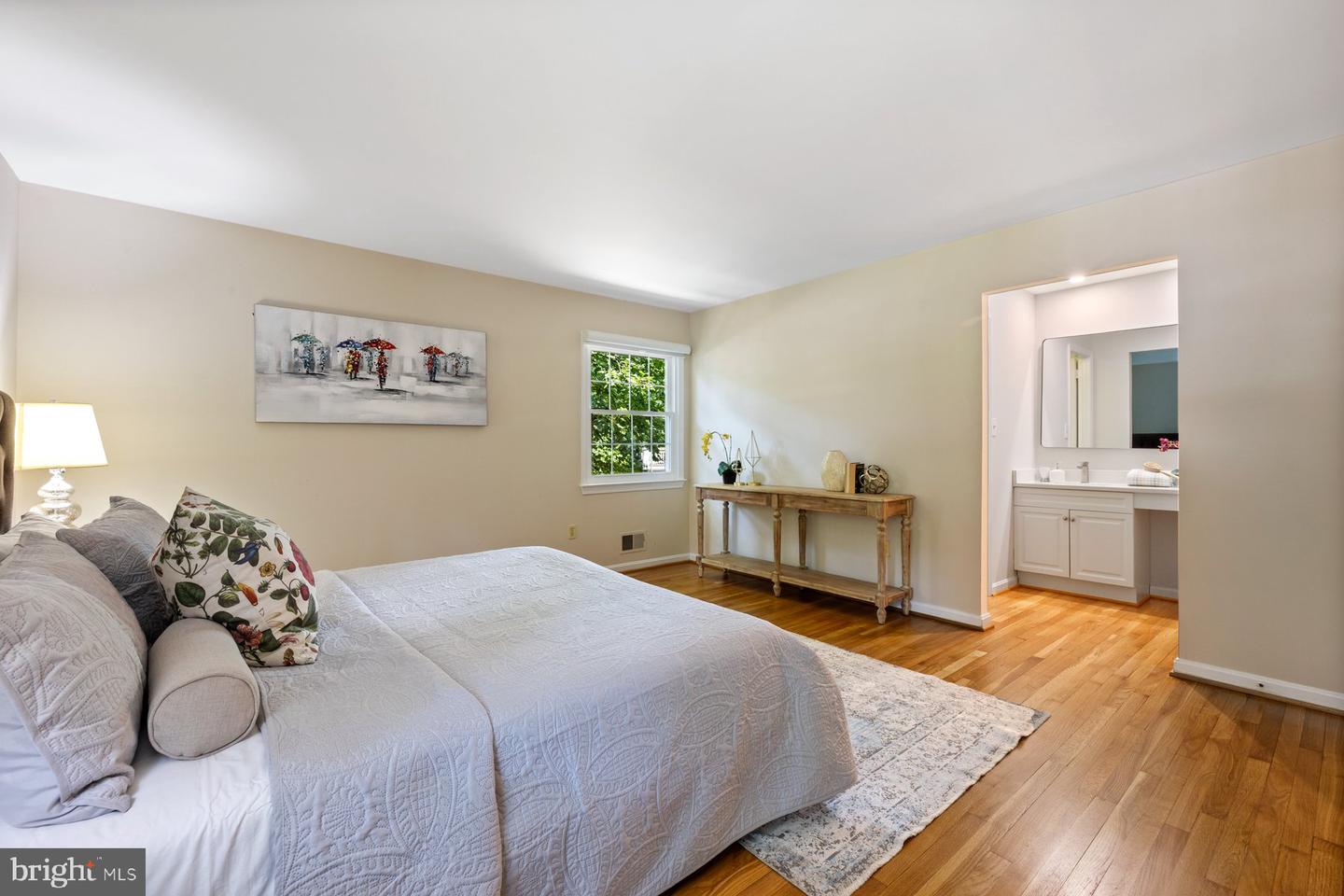 7710 HUNTMASTER LN, MCLEAN, Virginia 22102, 5 Bedrooms Bedrooms, ,3 BathroomsBathrooms,Residential,For sale,7710 HUNTMASTER LN,VAFX2258102 MLS # VAFX2258102