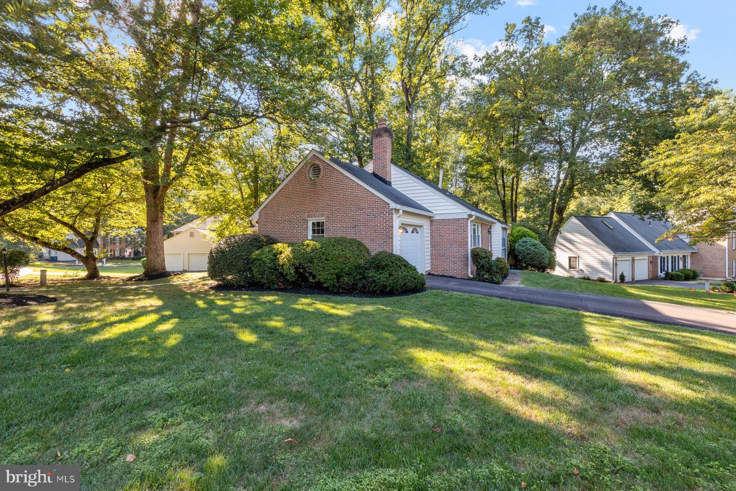 7710 HUNTMASTER LN, MCLEAN, Virginia 22102, 5 Bedrooms Bedrooms, ,3 BathroomsBathrooms,Residential,For sale,7710 HUNTMASTER LN,VAFX2258102 MLS # VAFX2258102