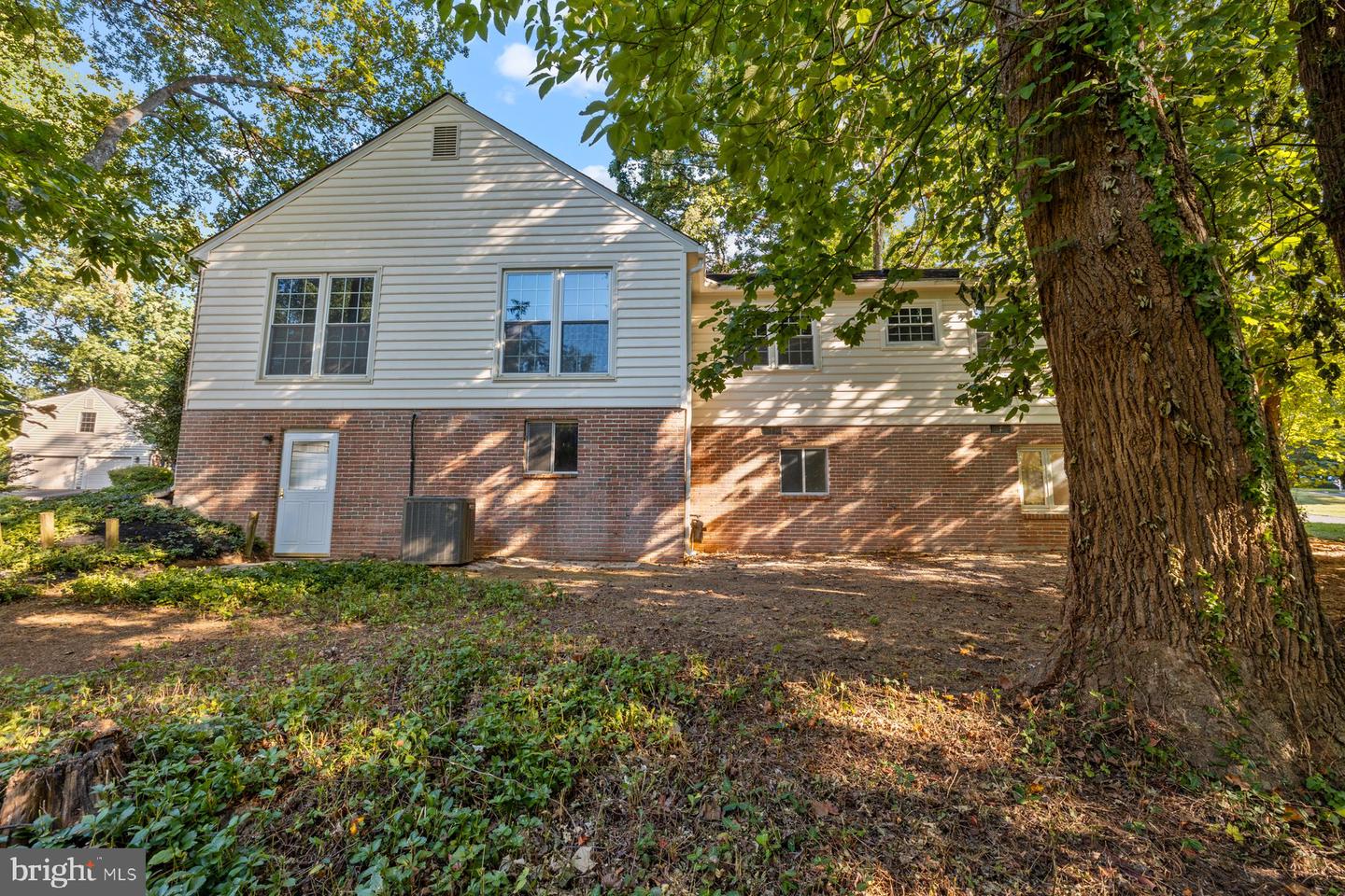 7710 HUNTMASTER LN, MCLEAN, Virginia 22102, 5 Bedrooms Bedrooms, ,3 BathroomsBathrooms,Residential,For sale,7710 HUNTMASTER LN,VAFX2258102 MLS # VAFX2258102