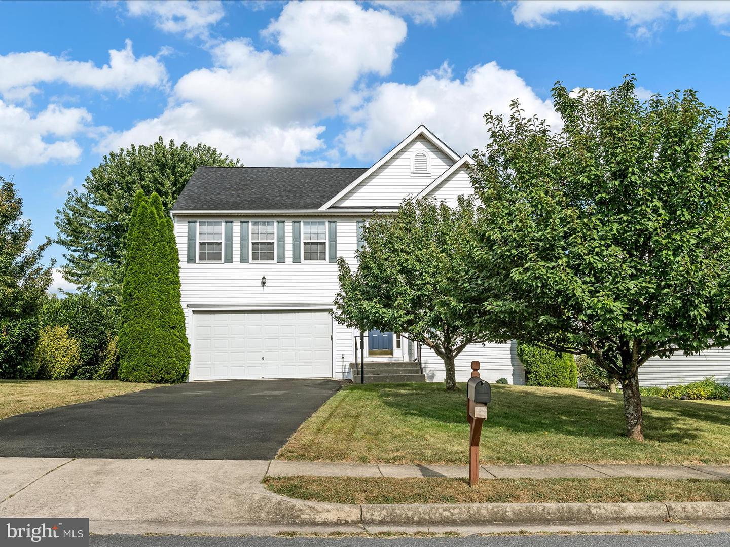 106 HOMER DR, WINCHESTER, Virginia 22602, 4 Bedrooms Bedrooms, ,3 BathroomsBathrooms,Residential,For sale,106 HOMER DR,VAFV2035802 MLS # VAFV2035802