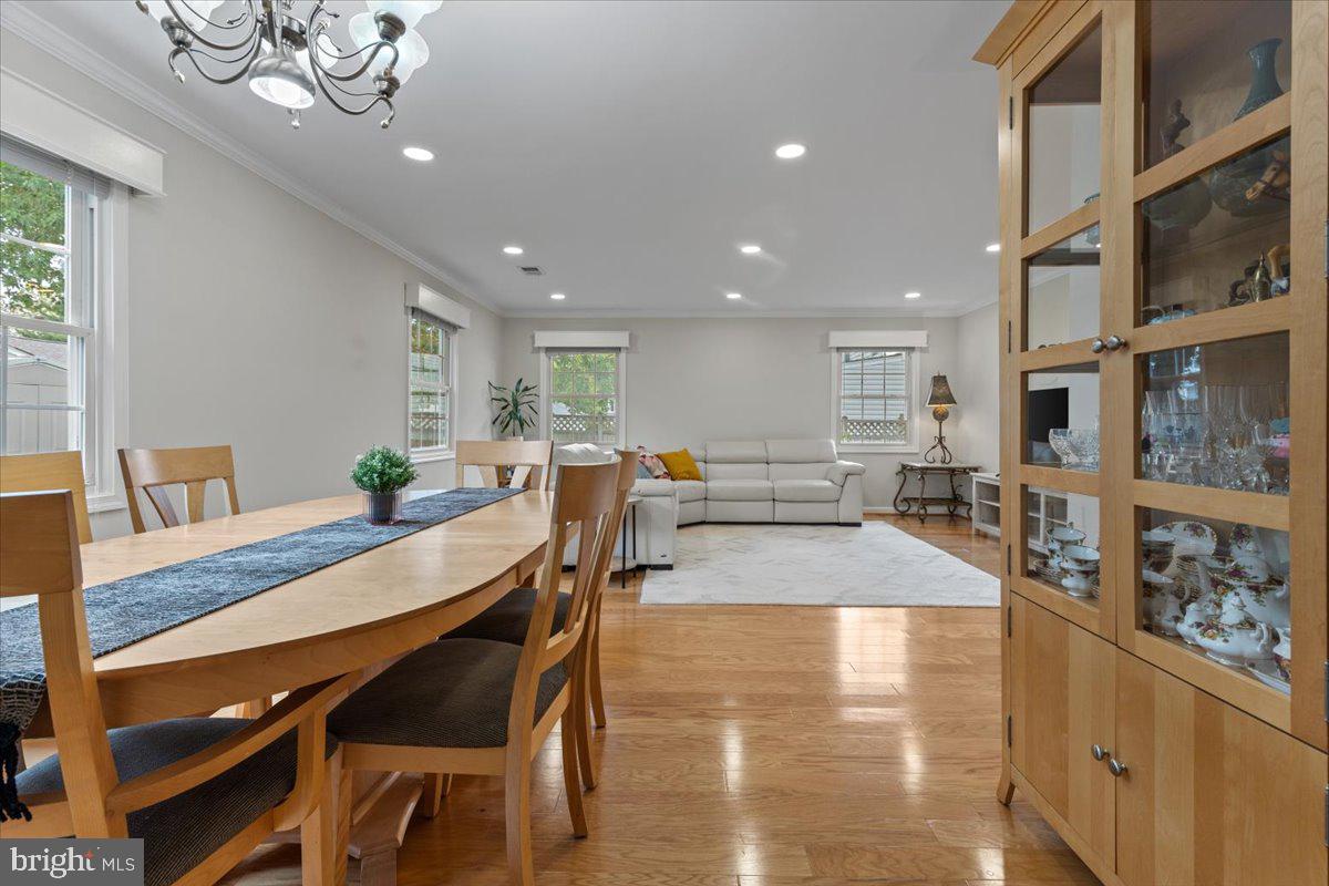 4127 POINT HOLLOW LN, FAIRFAX, Virginia 22033, 4 Bedrooms Bedrooms, ,2 BathroomsBathrooms,Residential,For sale,4127 POINT HOLLOW LN,VAFX2258644 MLS # VAFX2258644