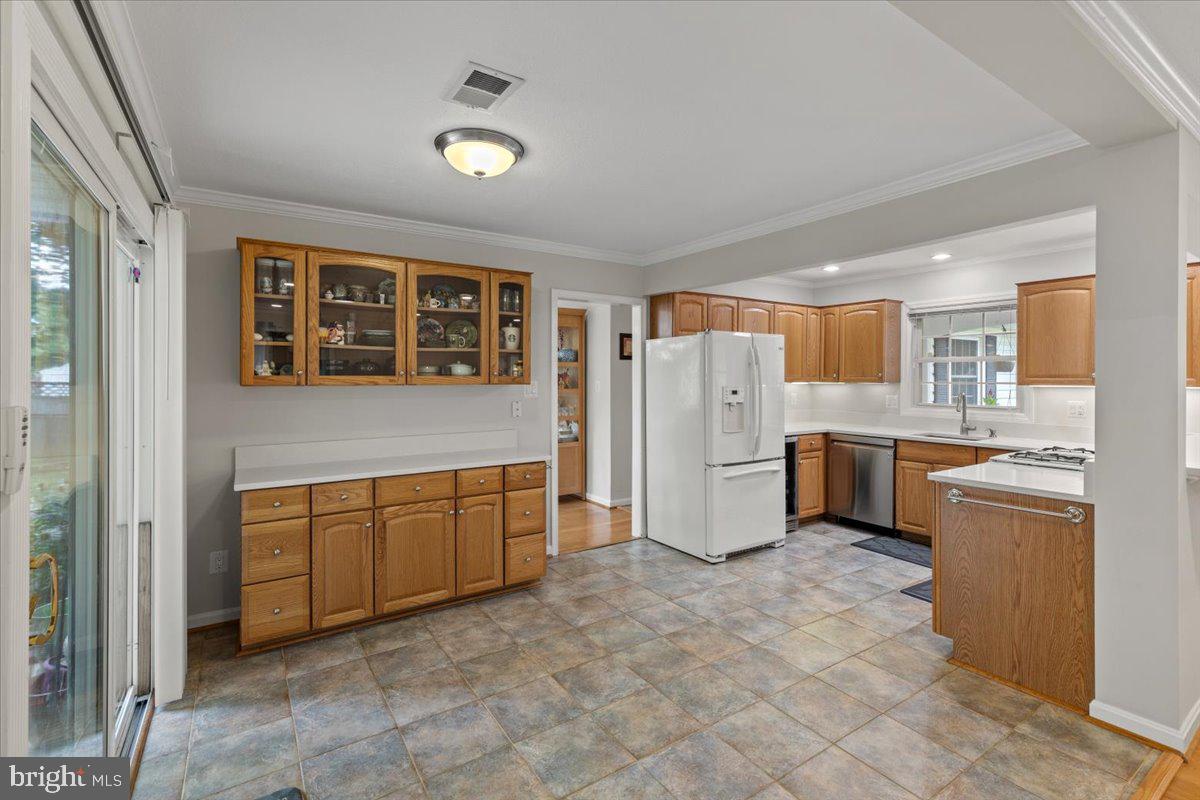 4127 POINT HOLLOW LN, FAIRFAX, Virginia 22033, 4 Bedrooms Bedrooms, ,2 BathroomsBathrooms,Residential,For sale,4127 POINT HOLLOW LN,VAFX2258644 MLS # VAFX2258644
