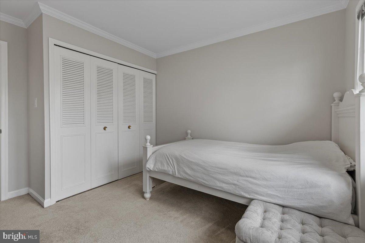 4127 POINT HOLLOW LN, FAIRFAX, Virginia 22033, 4 Bedrooms Bedrooms, ,2 BathroomsBathrooms,Residential,For sale,4127 POINT HOLLOW LN,VAFX2258644 MLS # VAFX2258644
