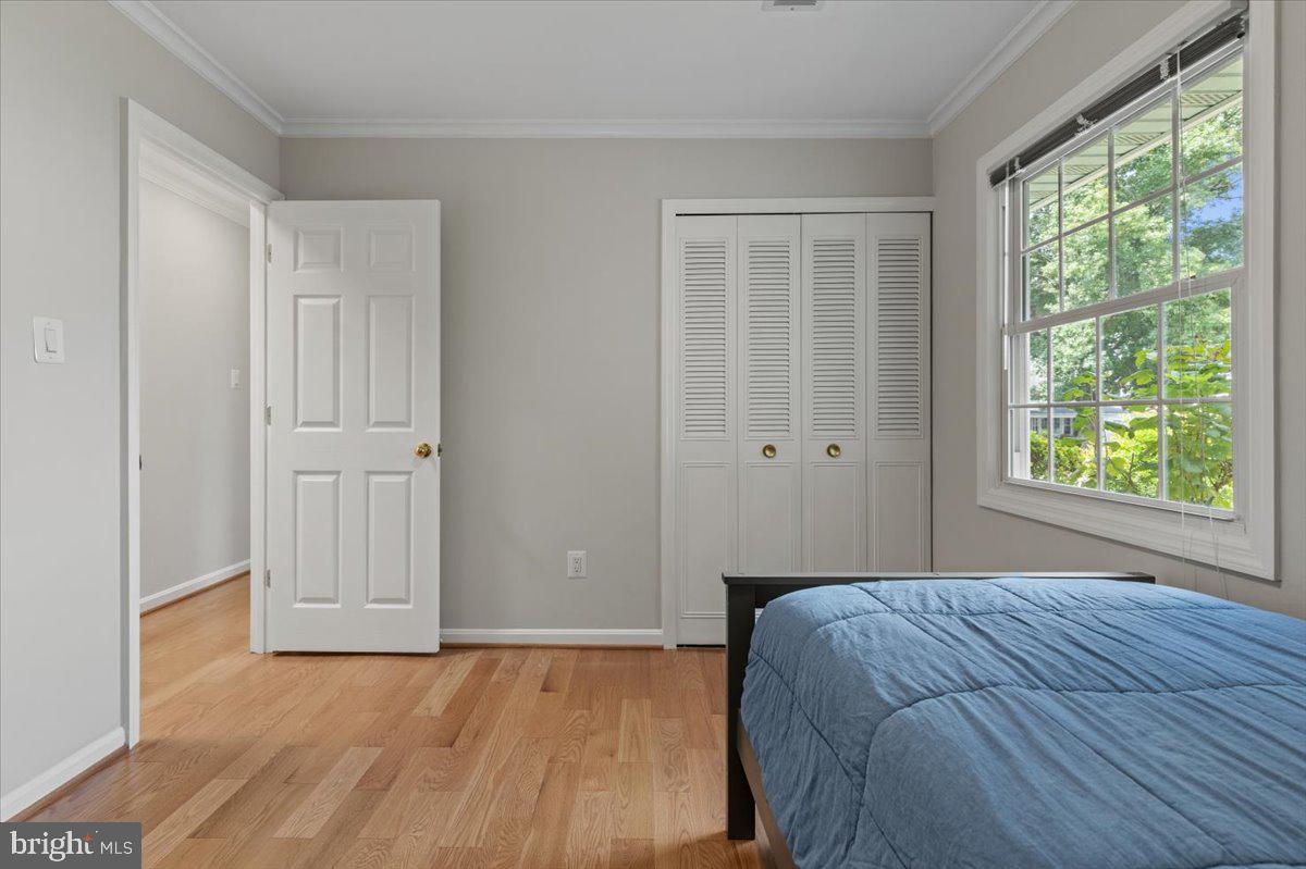 4127 POINT HOLLOW LN, FAIRFAX, Virginia 22033, 4 Bedrooms Bedrooms, ,2 BathroomsBathrooms,Residential,For sale,4127 POINT HOLLOW LN,VAFX2258644 MLS # VAFX2258644