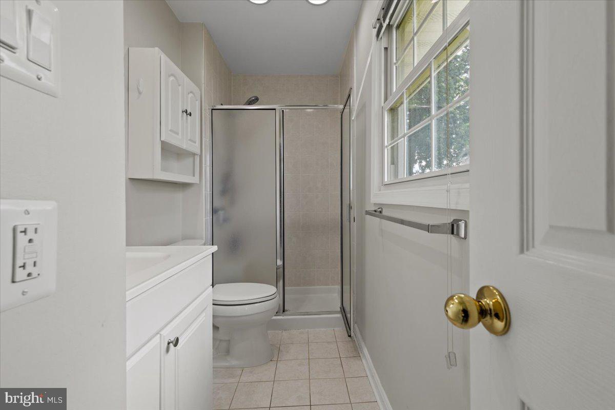 4127 POINT HOLLOW LN, FAIRFAX, Virginia 22033, 4 Bedrooms Bedrooms, ,2 BathroomsBathrooms,Residential,For sale,4127 POINT HOLLOW LN,VAFX2258644 MLS # VAFX2258644